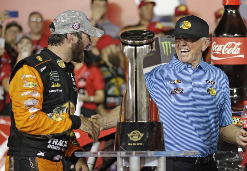Truex overcomes early problems to win Coca-Cola 600
