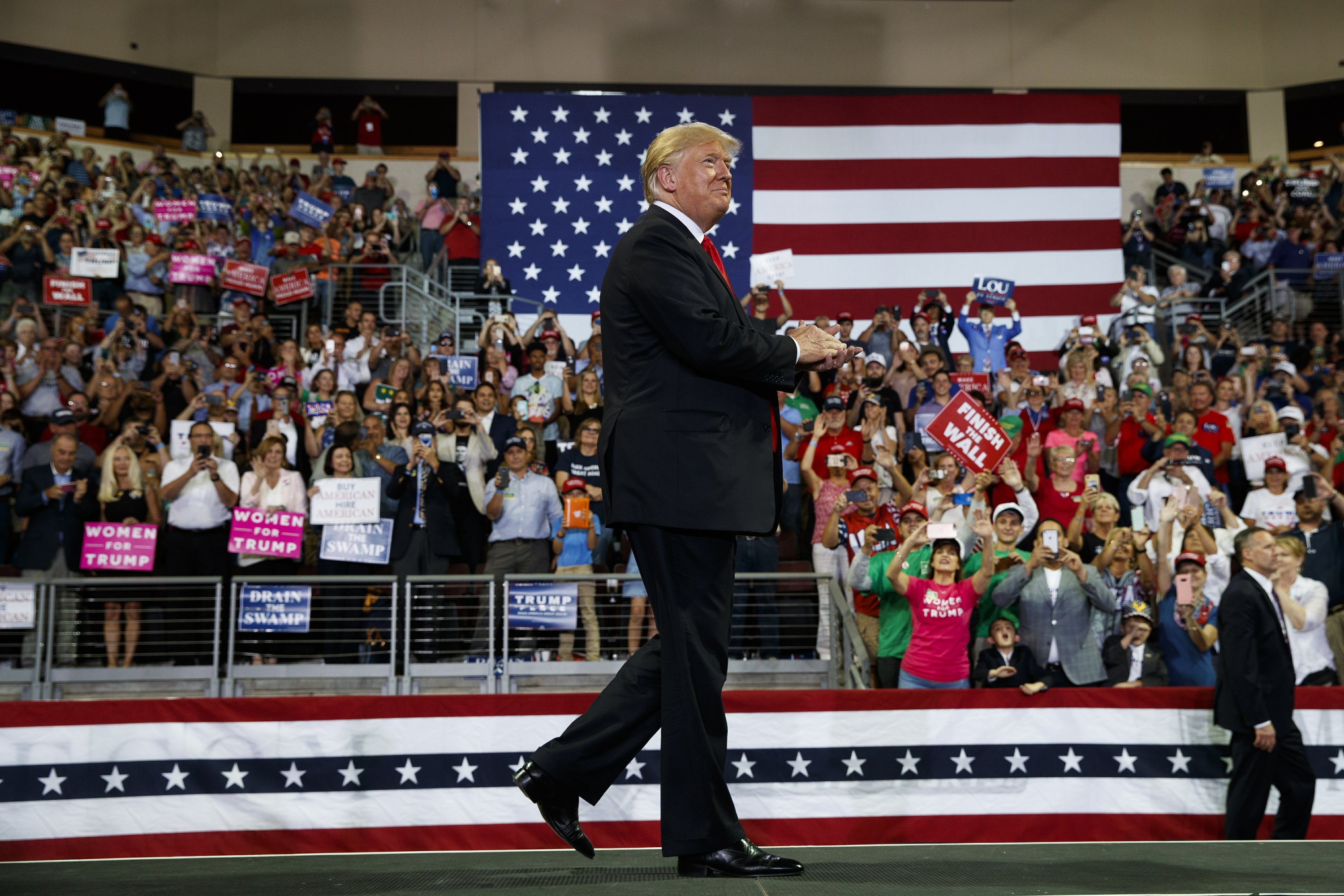 Trump campaigns in Pennsylvania as hurricane pounds Florida