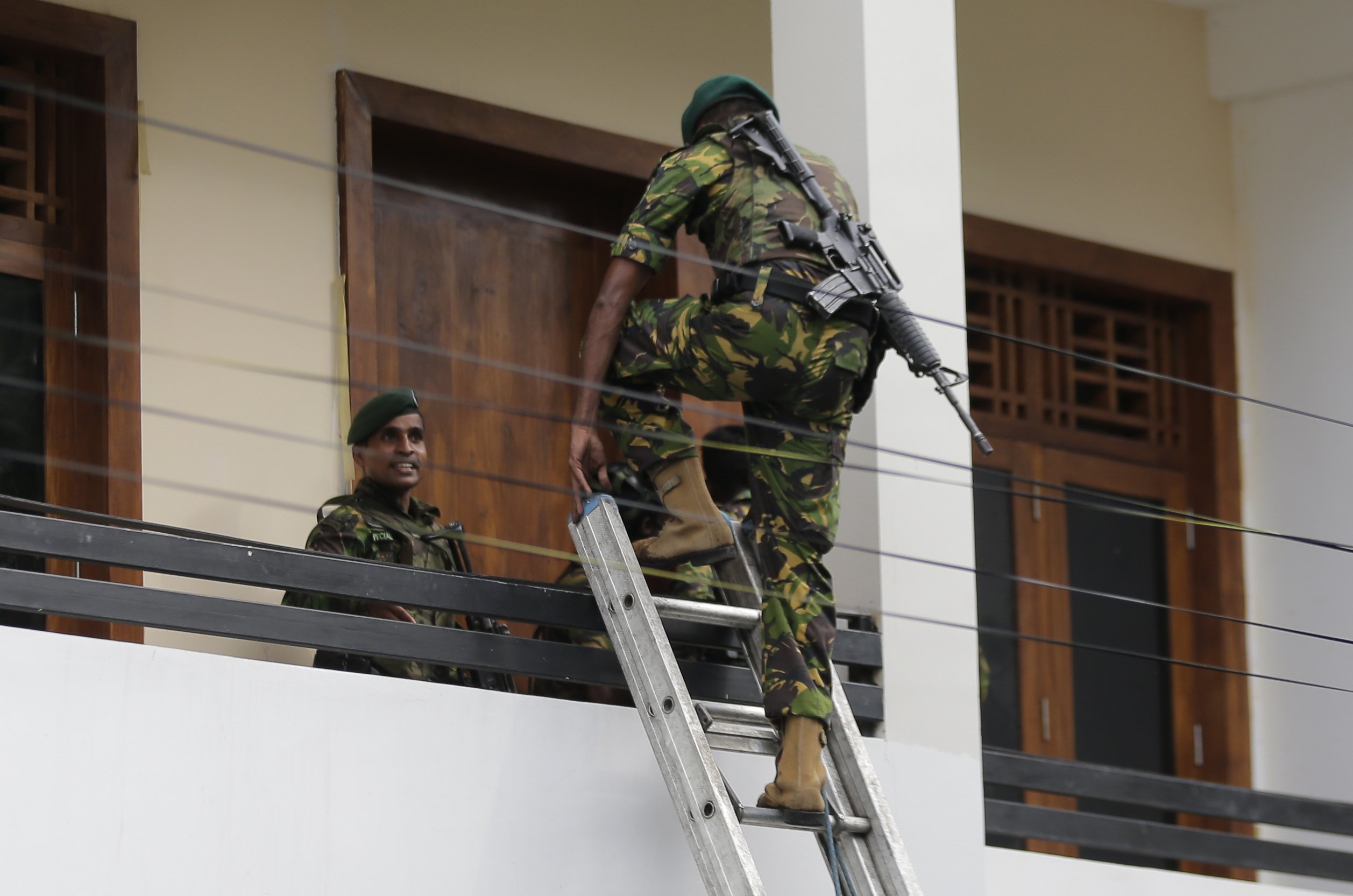 ‘Panic mode’: Witness describes aftermath of Sri Lanka bombs ‘Panic mode’: Witness describes aftermath of Sri Lanka bombs