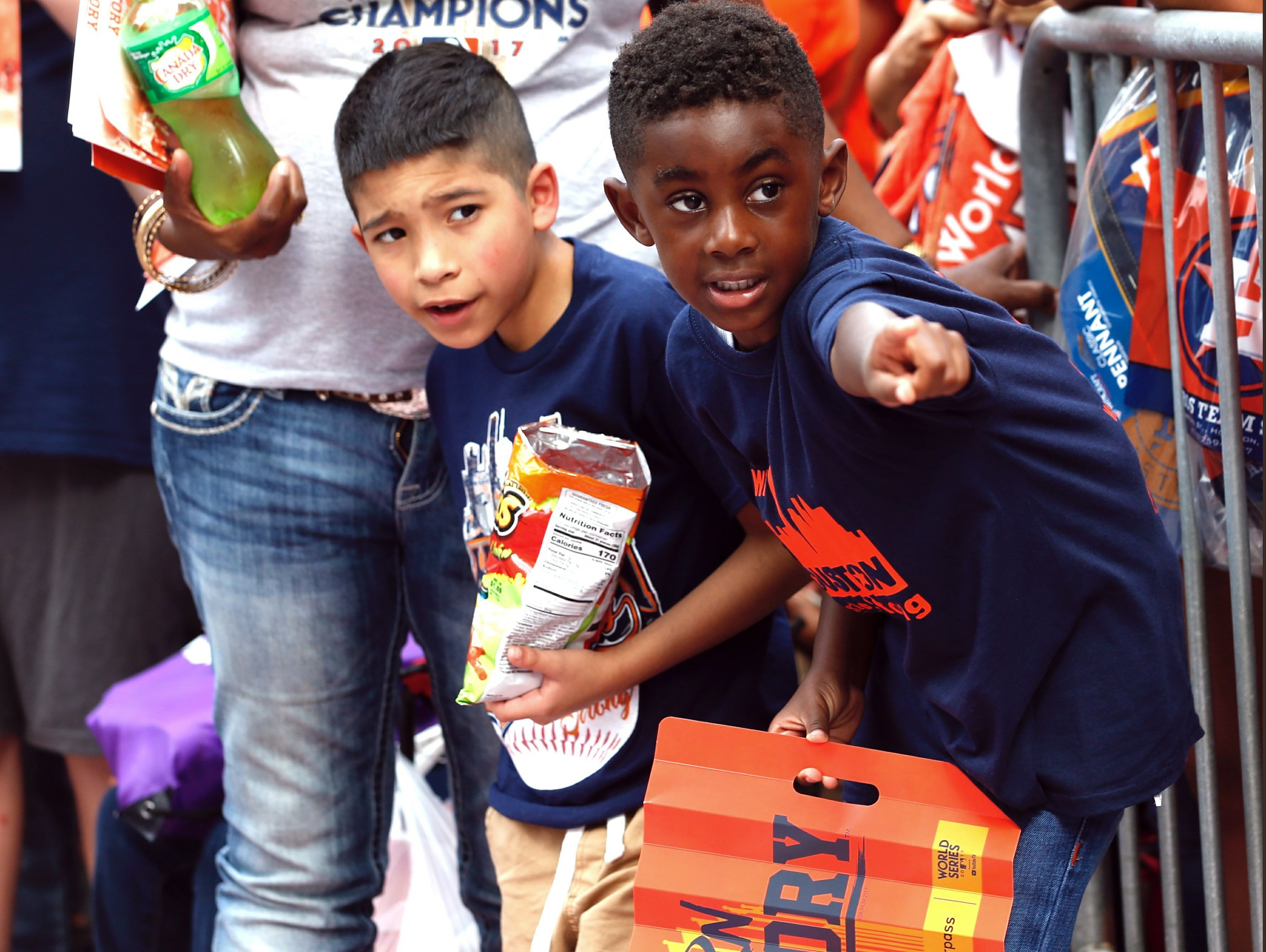 Cheering fans greet World Series champion Houston Astros AP News