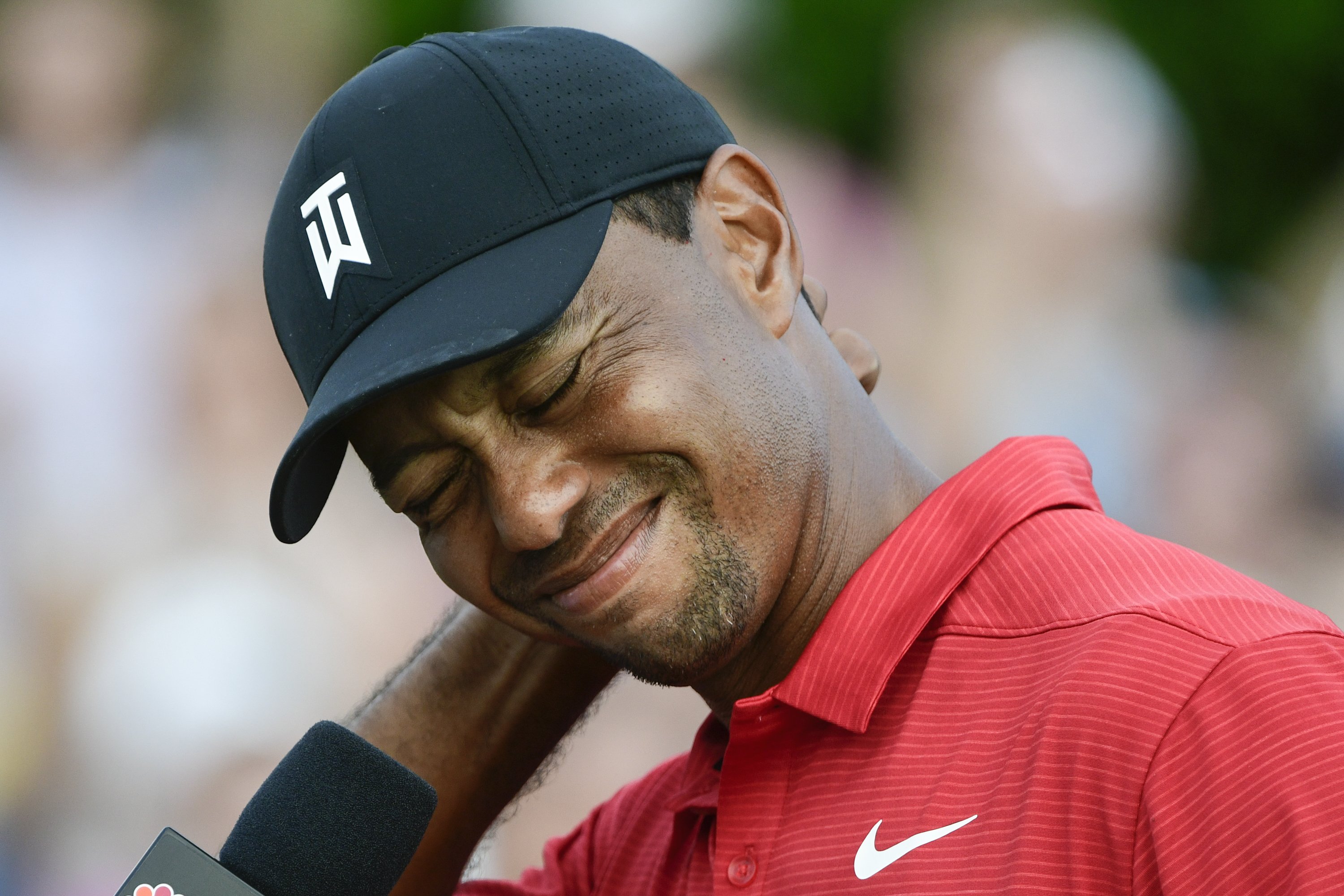 tiger woods red hat