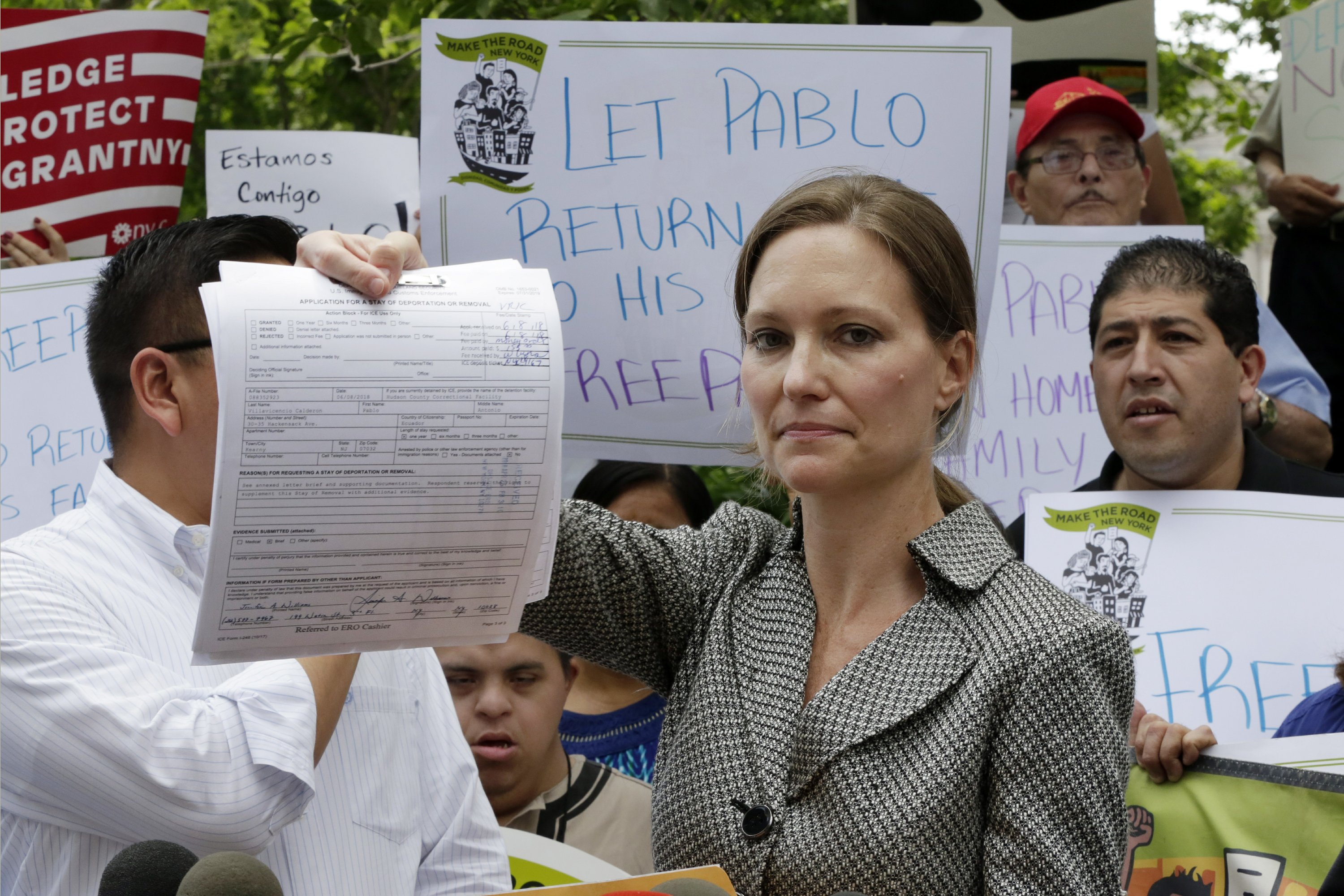 Federal judge temporarily blocks deportation of pizza worker