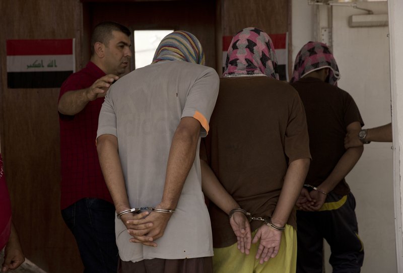 وكالة اسيوشيدبرس الامريكية: فقط في العراق اذا تخاصمت مع جارك، فالإعدام مصيرك ترجمة خولة الموسوي لا شيء