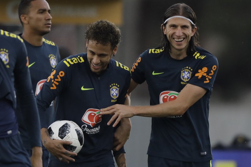 Neymar Appears In Good Shape After Brazil Training Week