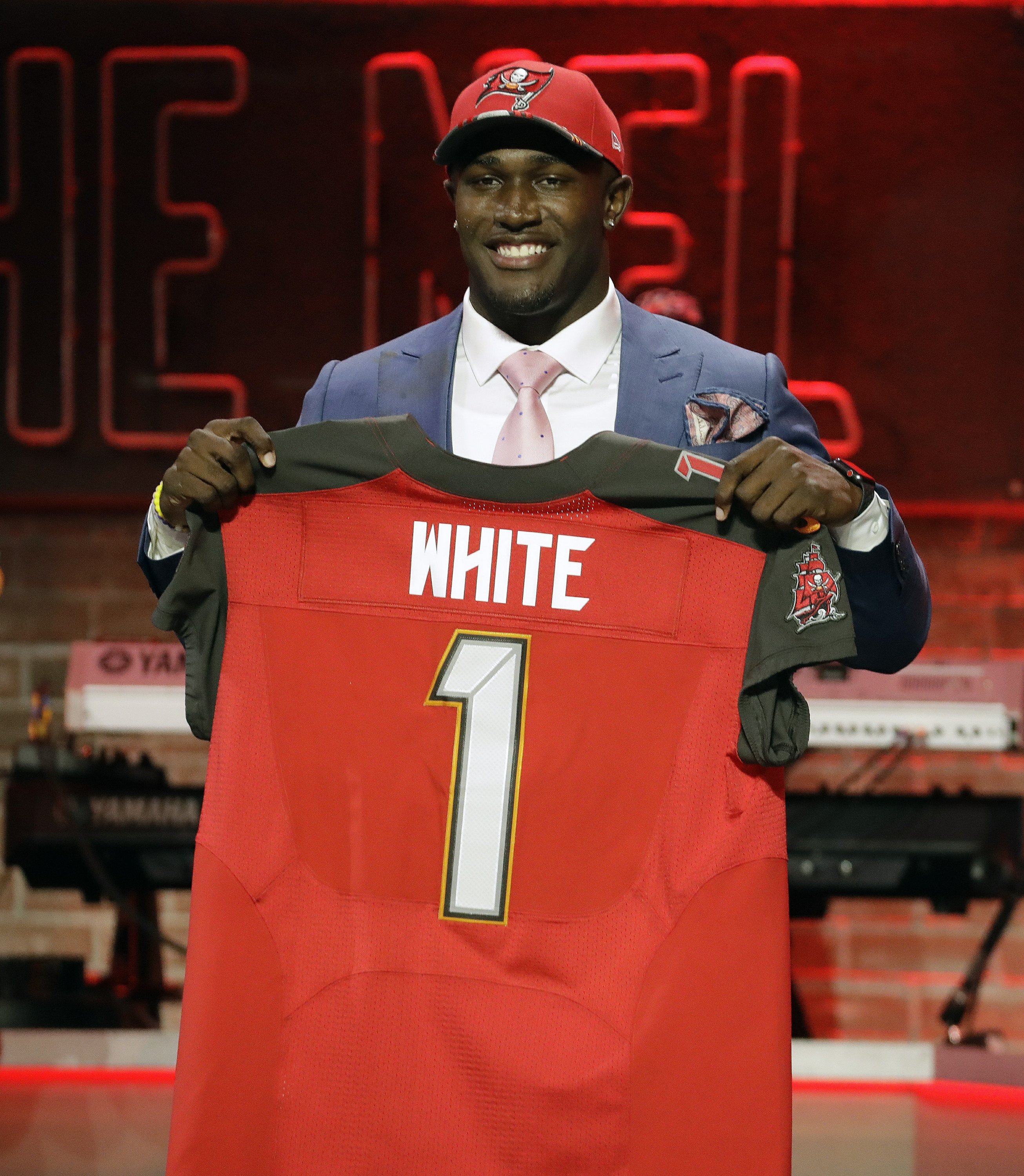 devin white bucs jersey