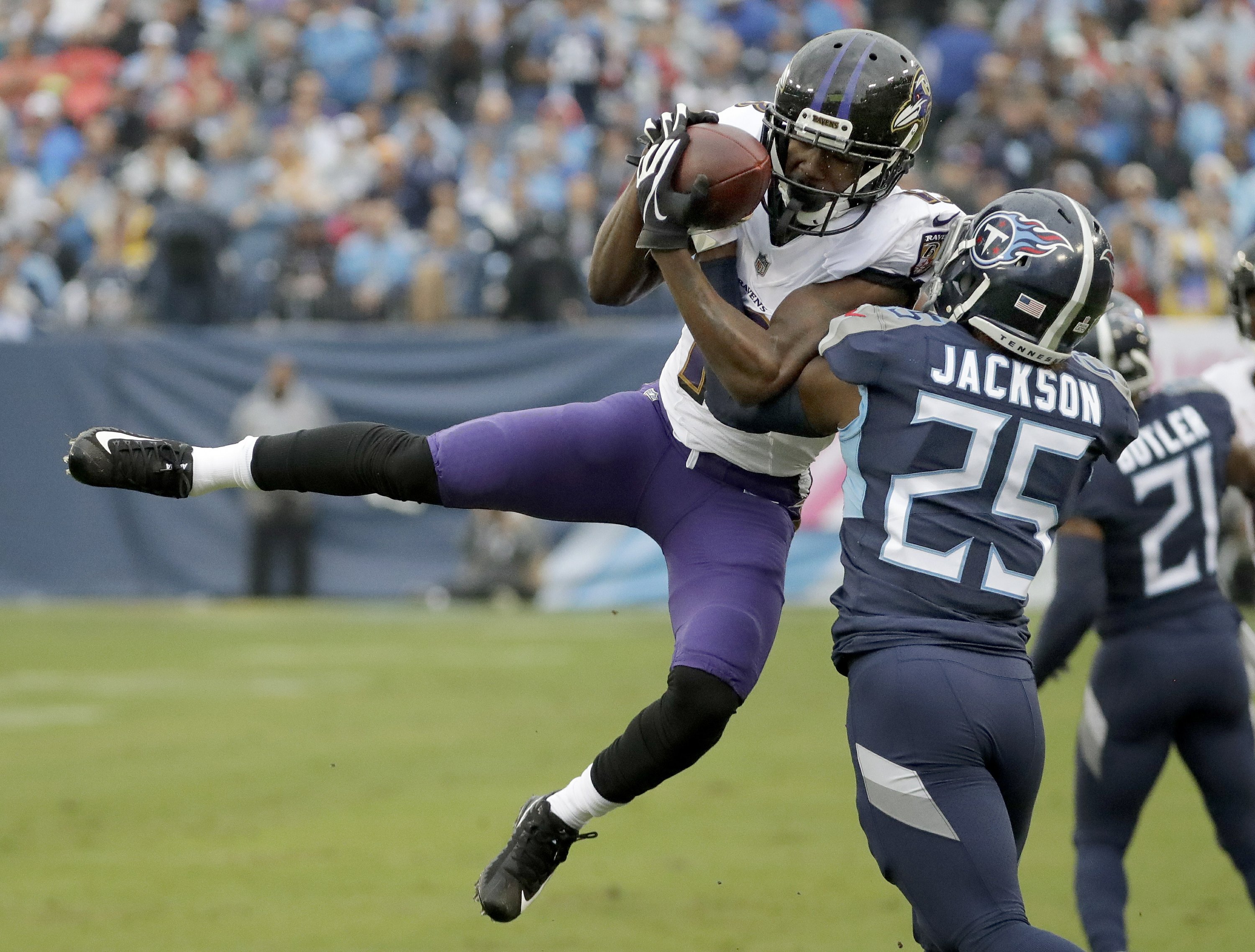 AP sources Freespending Bills add receivers Brown, Beasley AP News