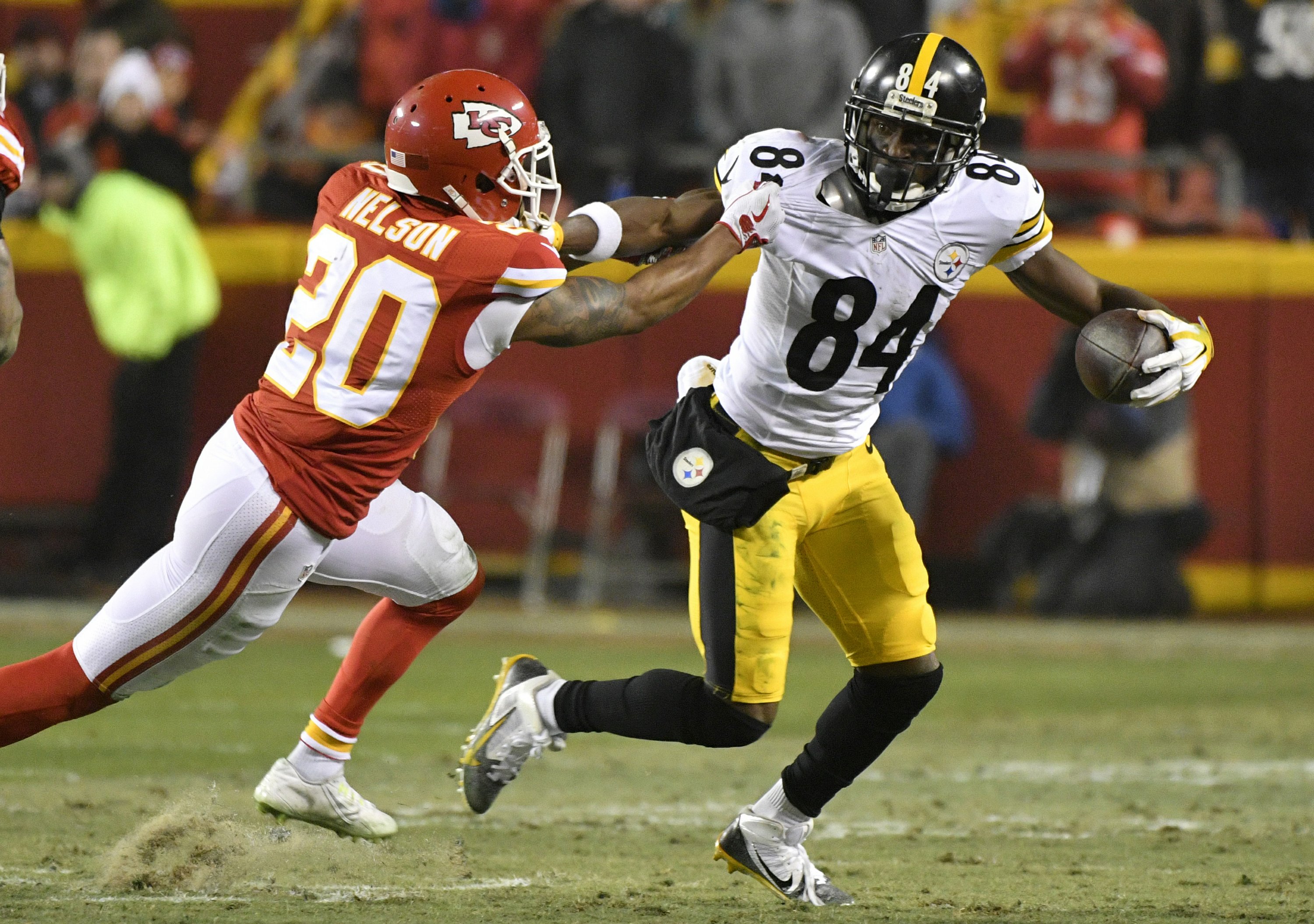 Steelers Brown Rolls Live Locker Room Video After Win