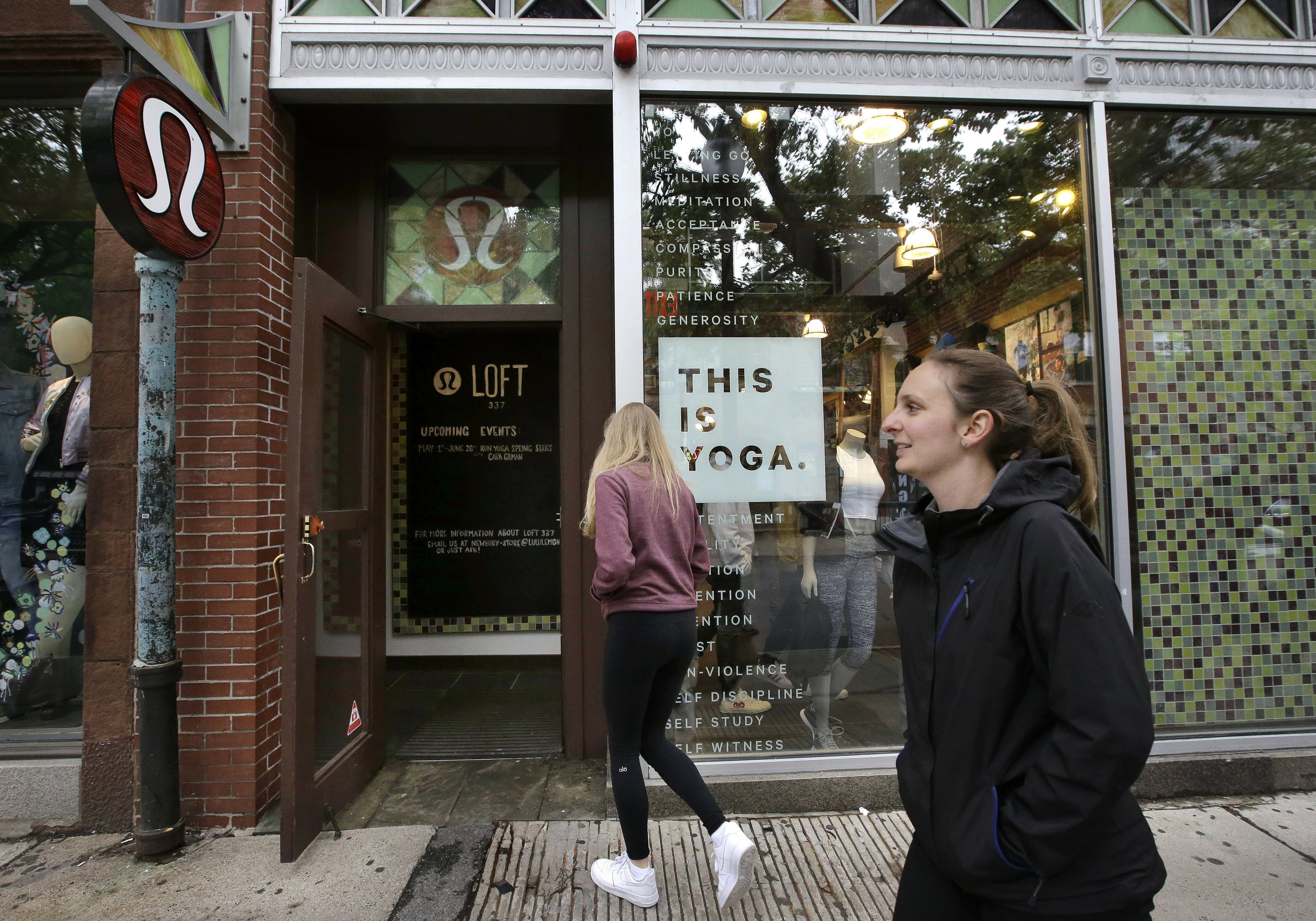 Lululemon Q2 profits slips but sales increase, driven by e-commerce surge