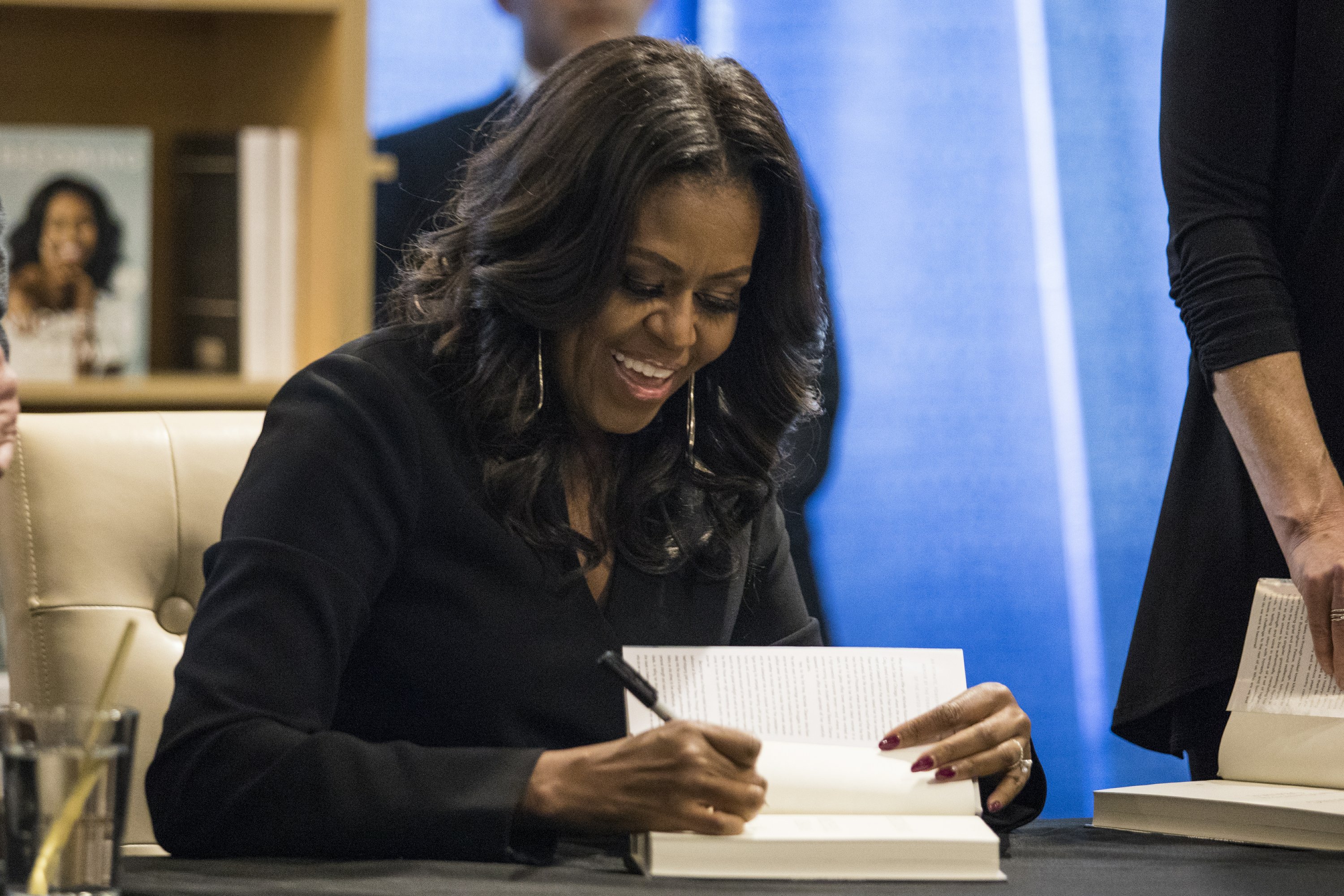 Things to know about Michelle Obama's book, arena tour AP News