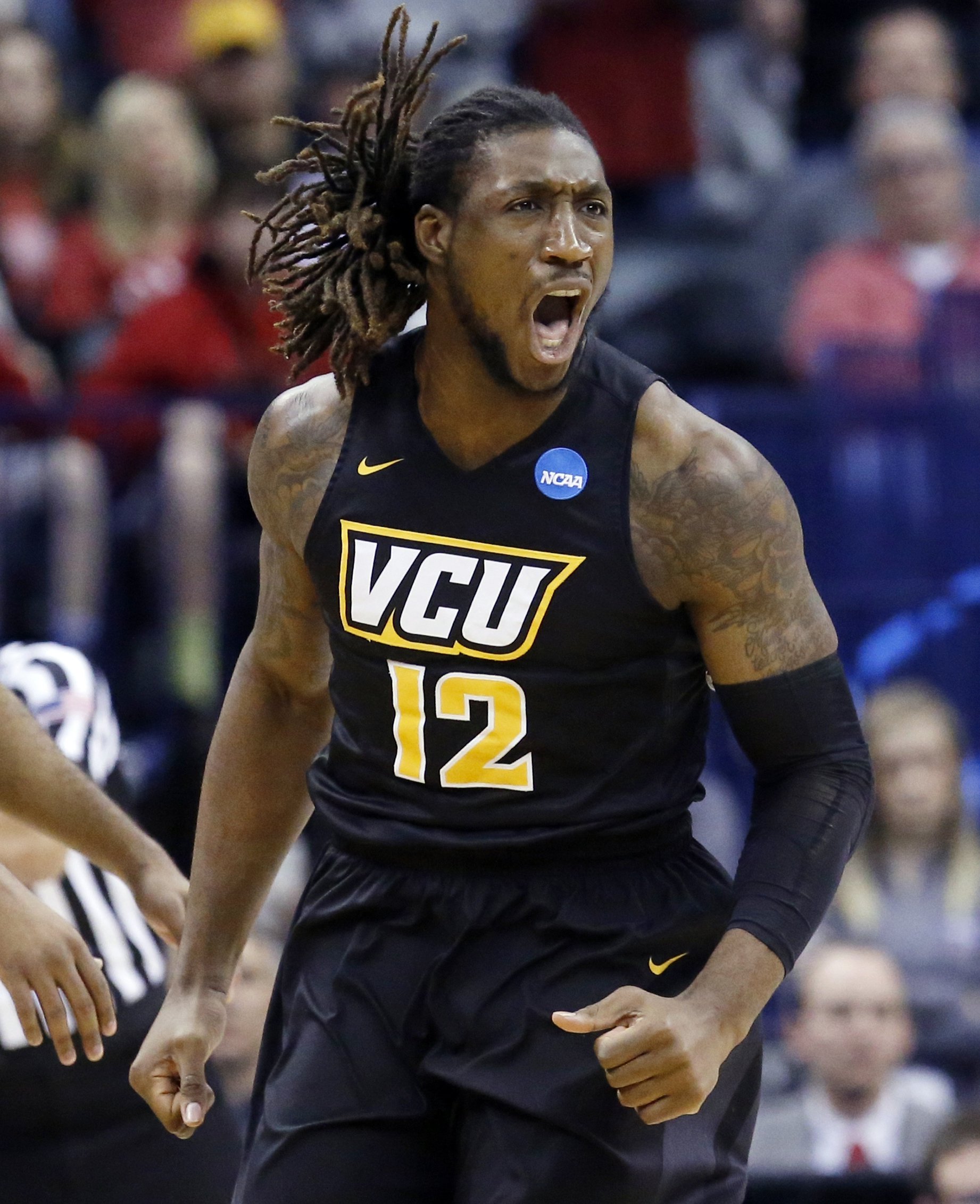 former-vcu-basketball-player-agrees-to-nfl-deal-with-colts-ap-news