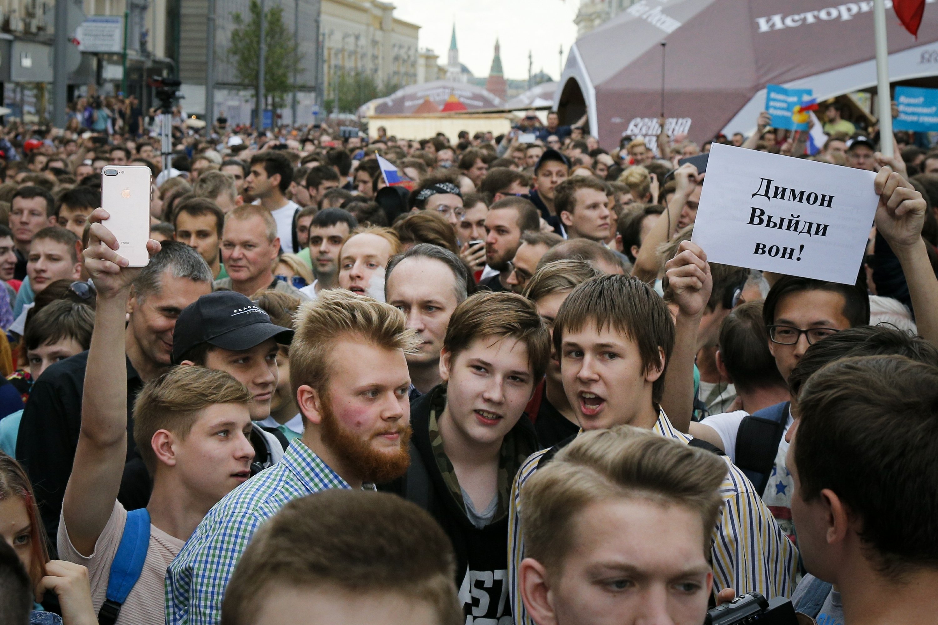 Пропустил выборы. Как выглядит толпа из 2000 человек. Sweden crowd. Зачем нужен митинг. Как мешают митинги.