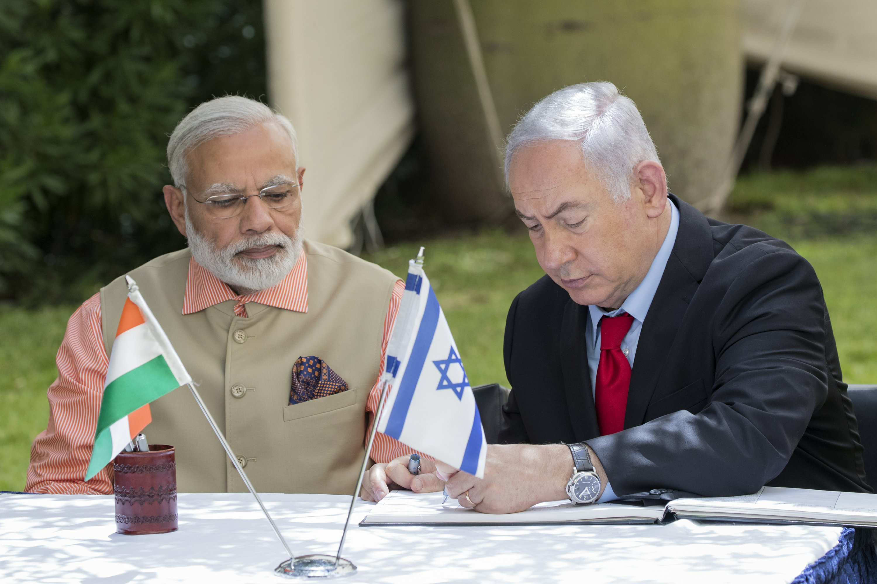 Modi caps Netanyahu bromance with barefoot beach stroll