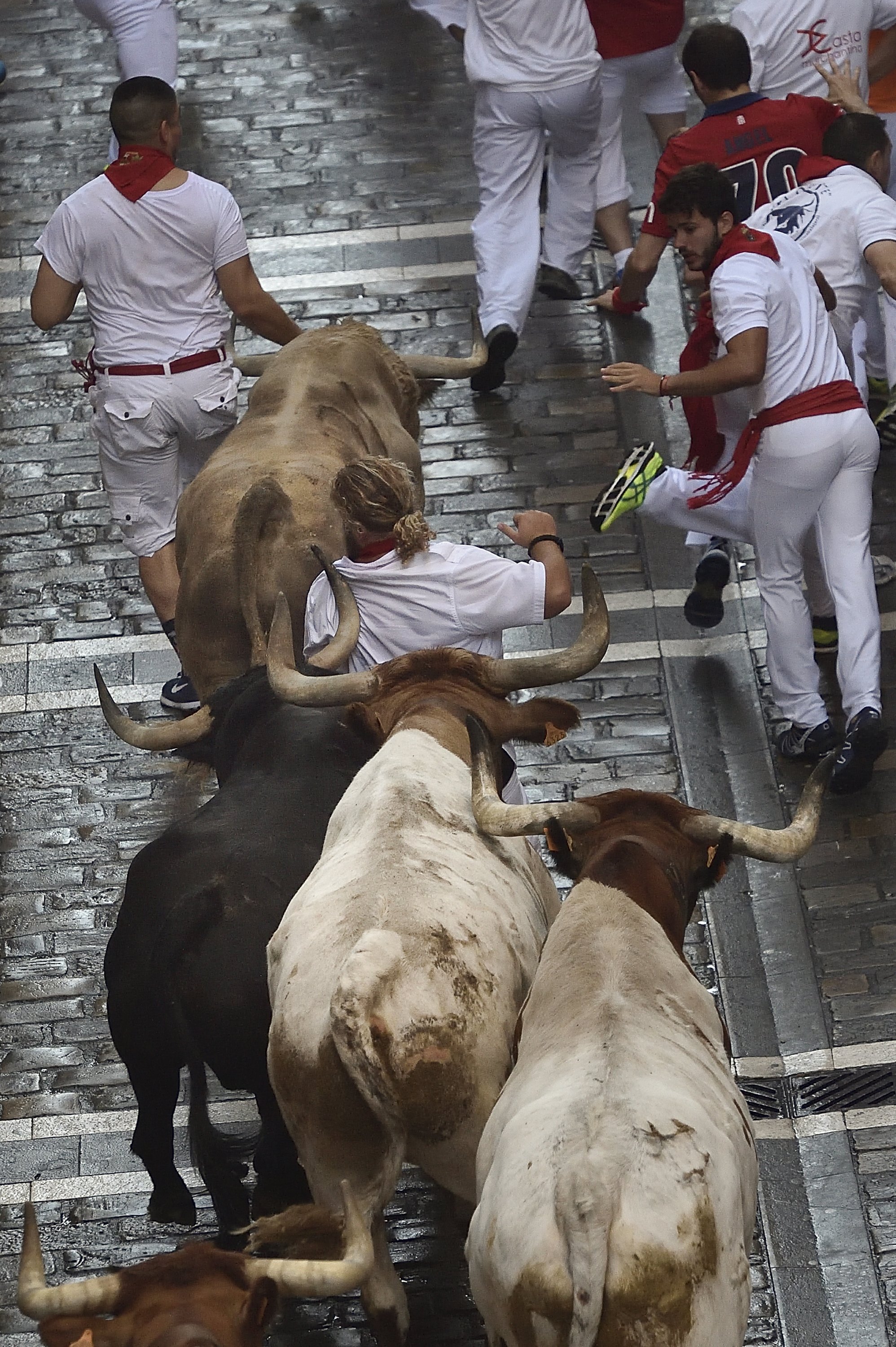 Spain: 4 injured, none gored in 1st Pamplona bull-run