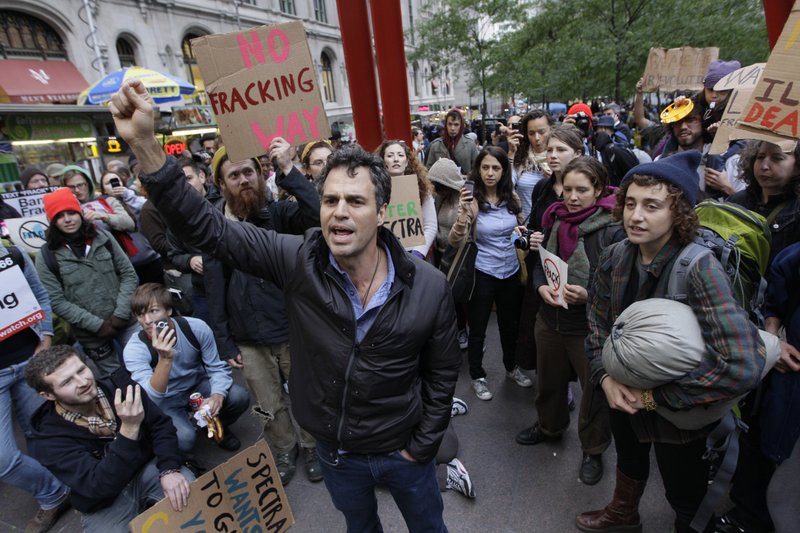 Mark Ruffalo, Alyssa Milano plan Trump State of the Union counter events (apnews.com)