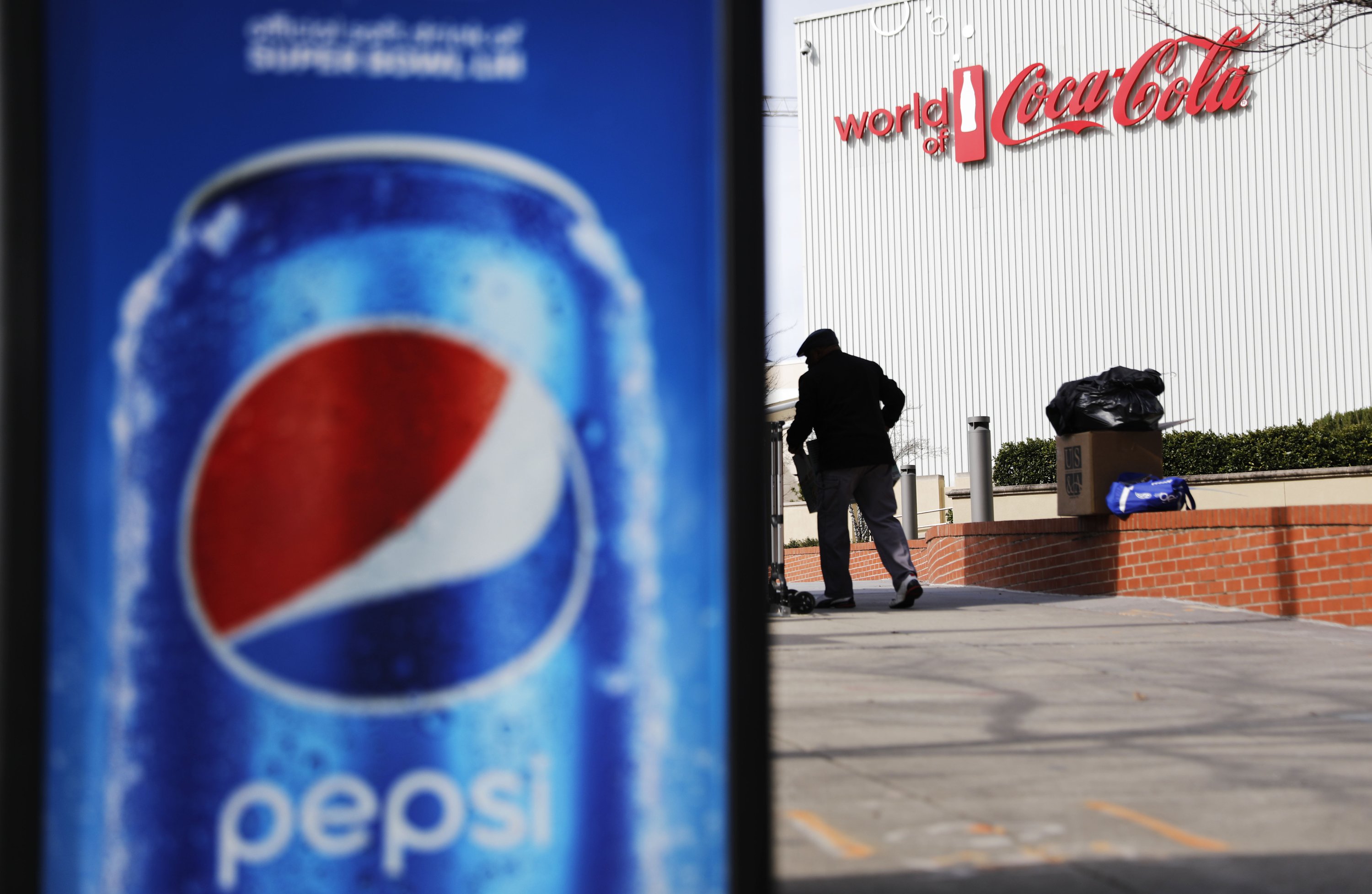 Pepsi using Super Bowl week to take a few digs at Coke AP News