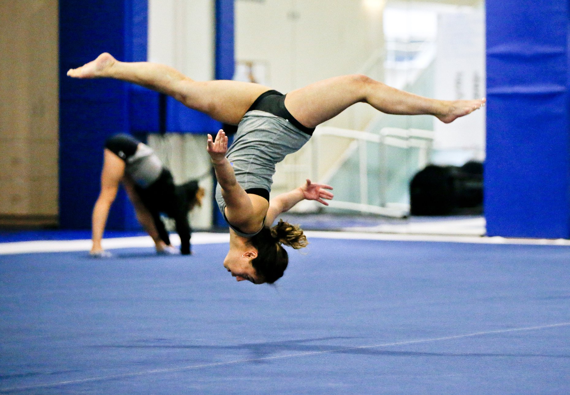 Ucla S Katelyn Ohashi Looks To Make Final Statement On Floor