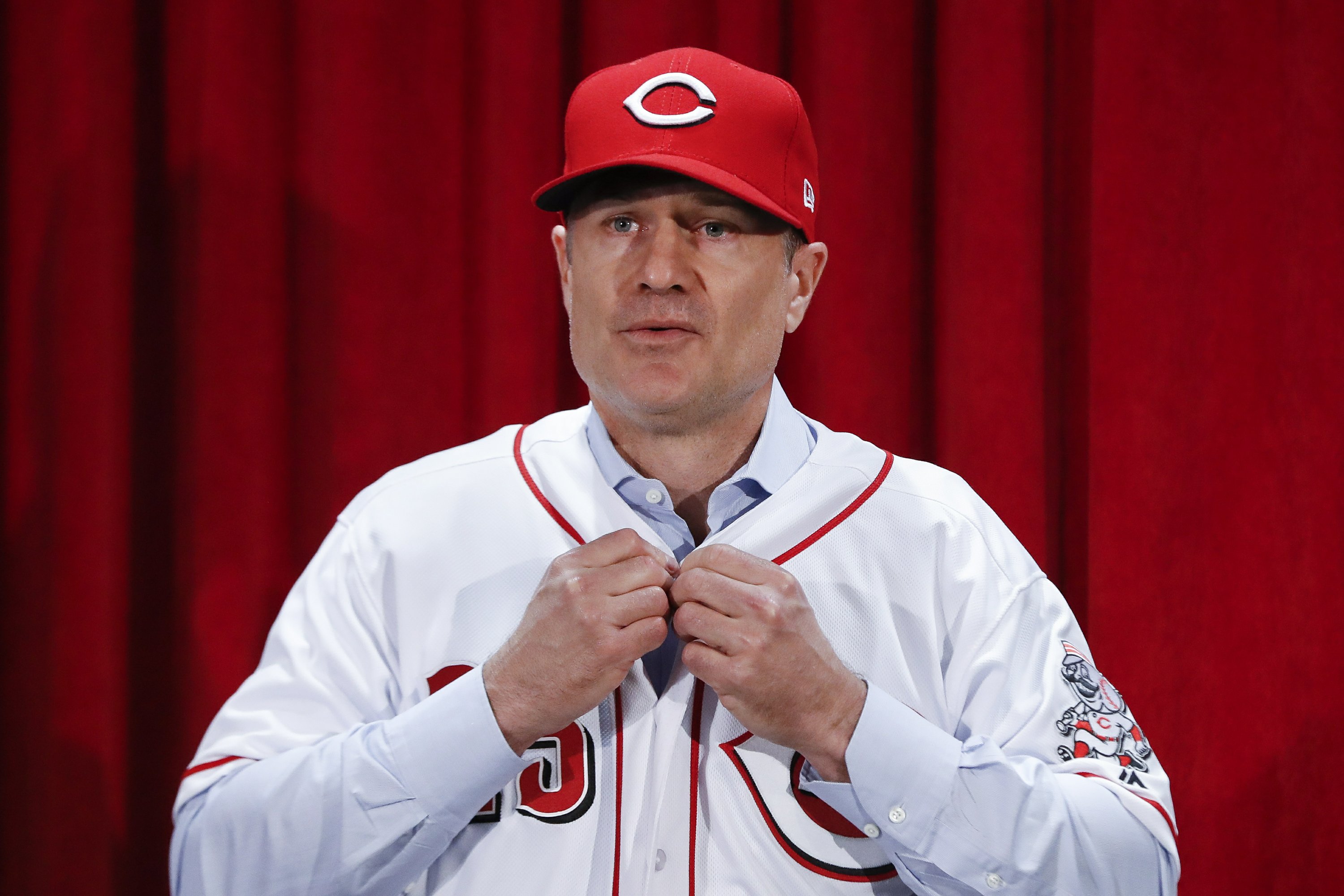 Family affair: Rebuilding Reds pick David Bell to lead them | AP News