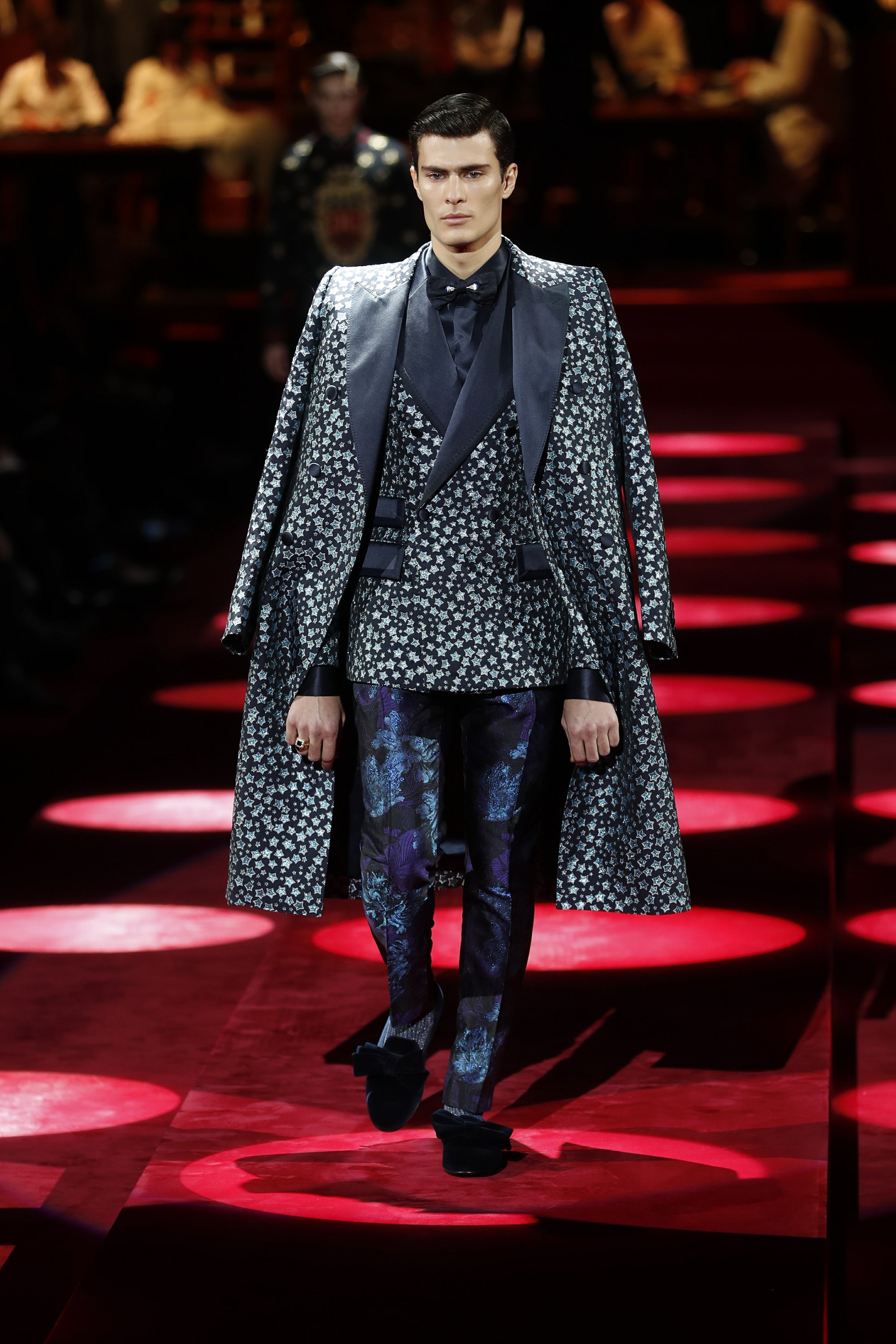 Versace offers daring masculinity; Dolce&Gabbana go elegant | AP News