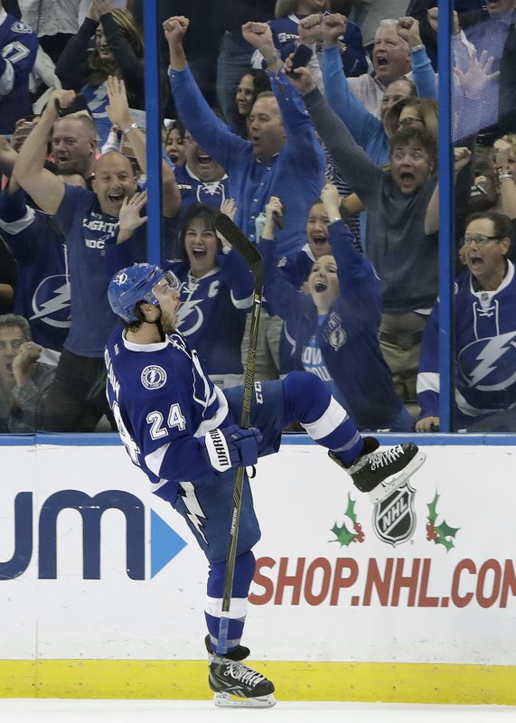 killorn and callahan score in 3rd lightning beat flyers 4 2 score of the philadelphia flyers game
