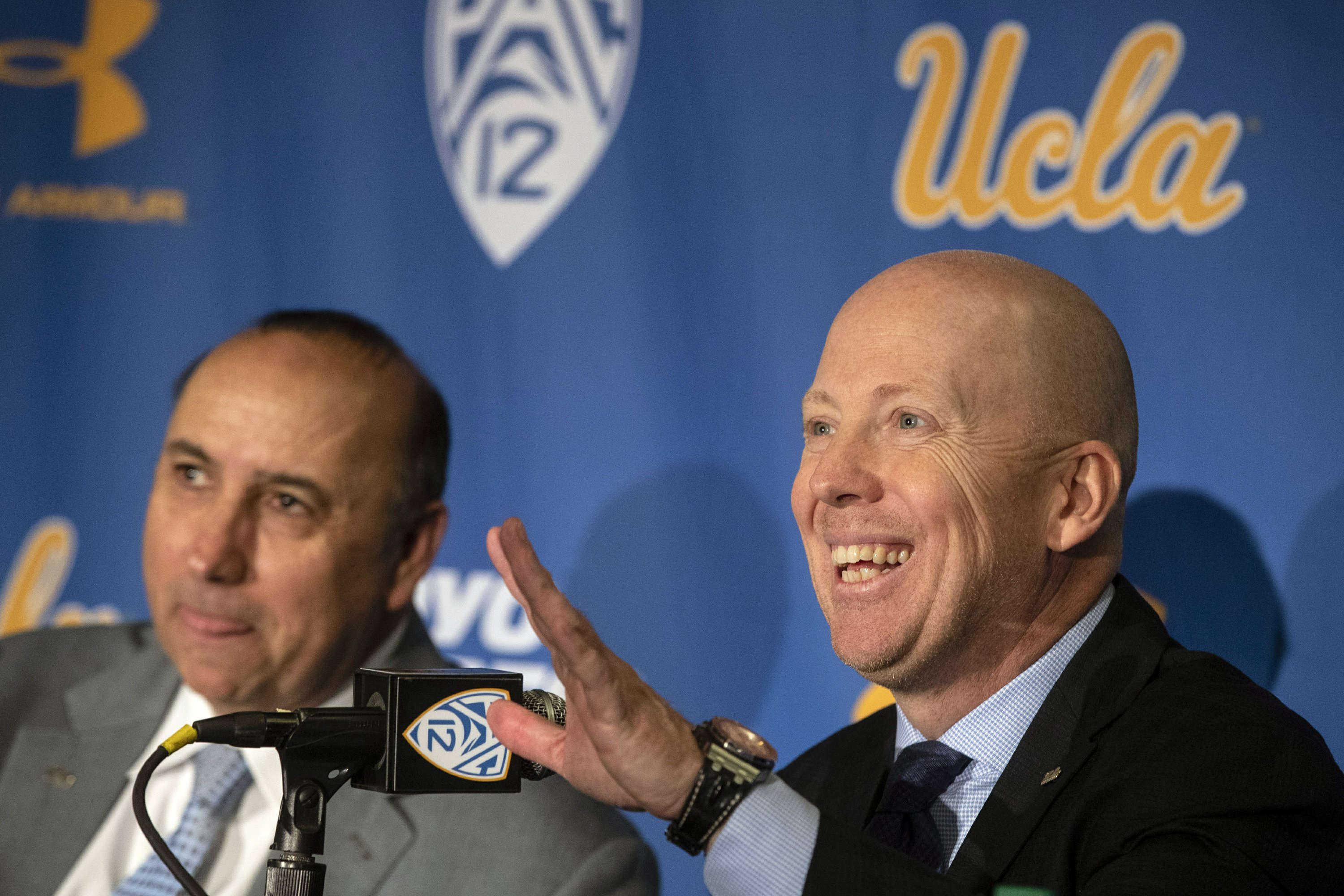 Mick Cronin honored to be coaching 'John Wooden's program' | AP News