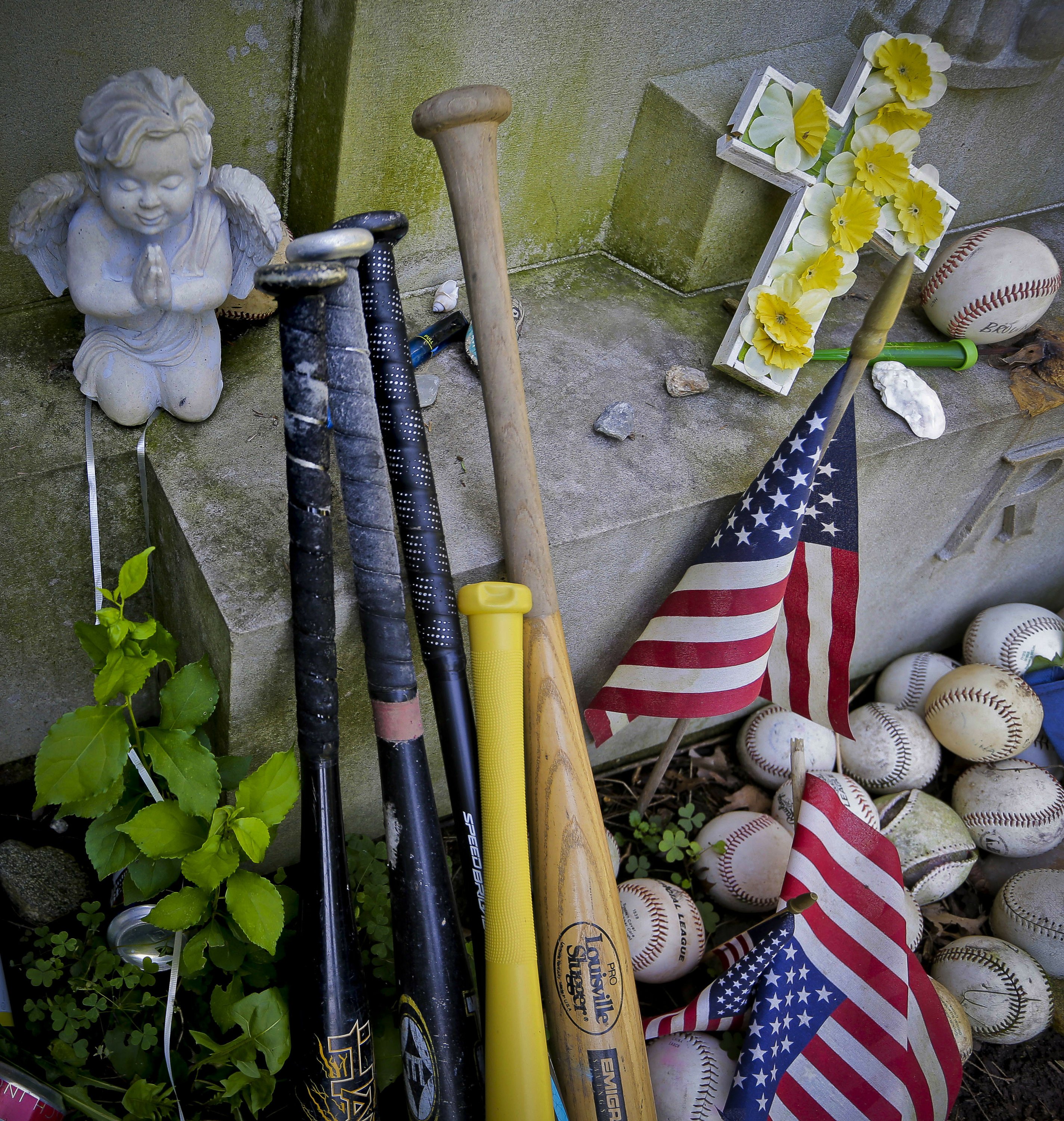 70 Years After Babe Ruth S Death Fans Still Flock To Grave