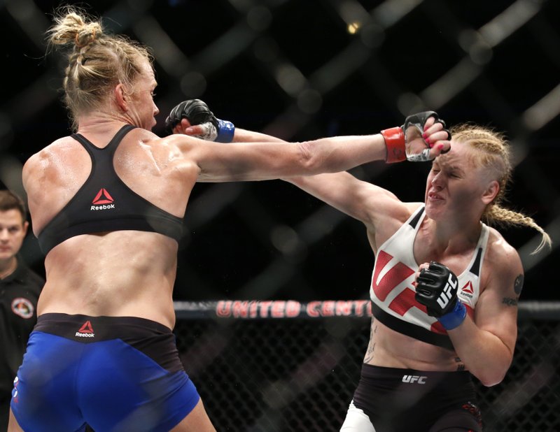 Valentina Shevchenko Stuns Holly Holm At Ufc Chicago