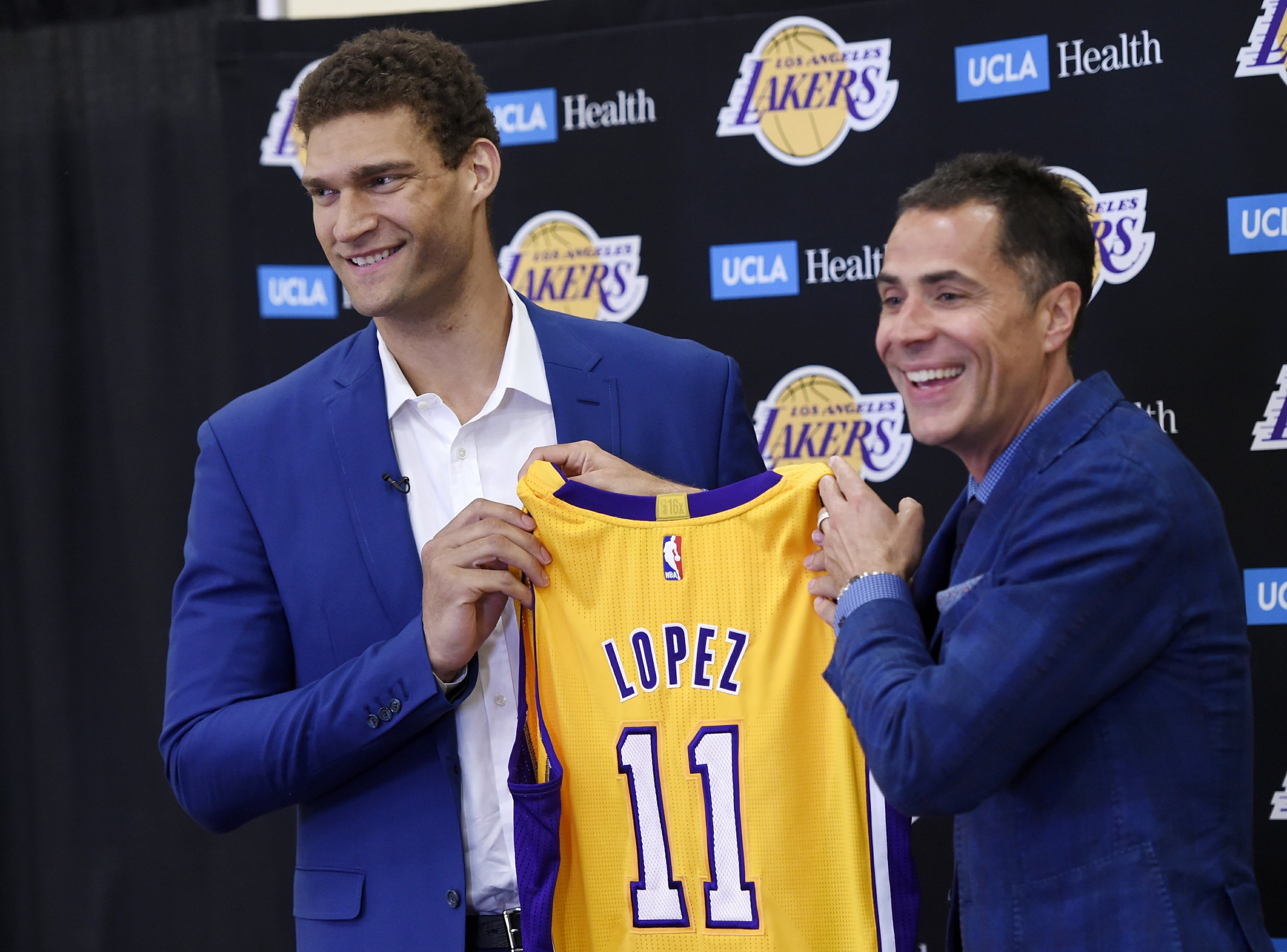 brook lopez lakers jersey