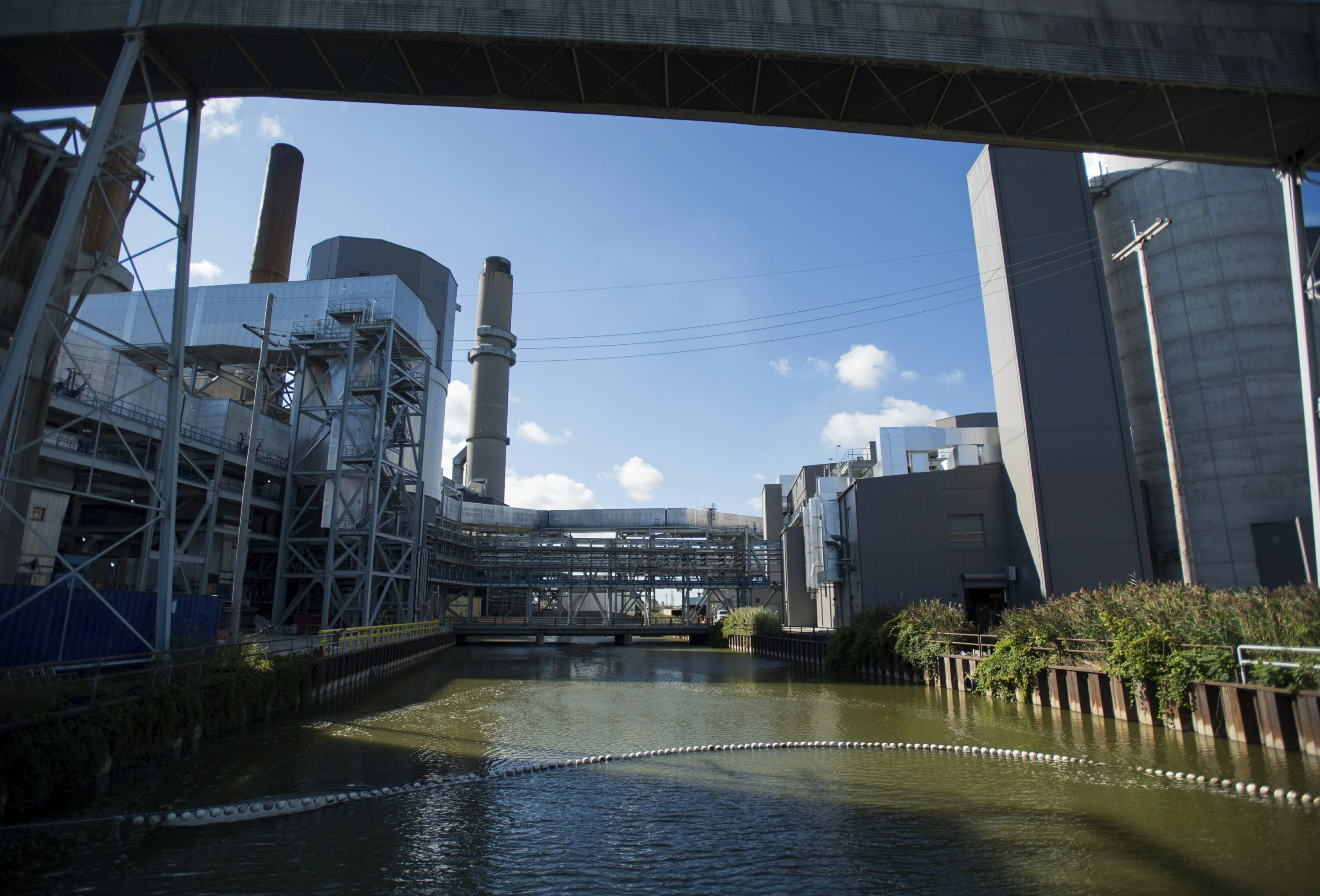 Michigan utility to boost renewables, close 2 coal units AP News