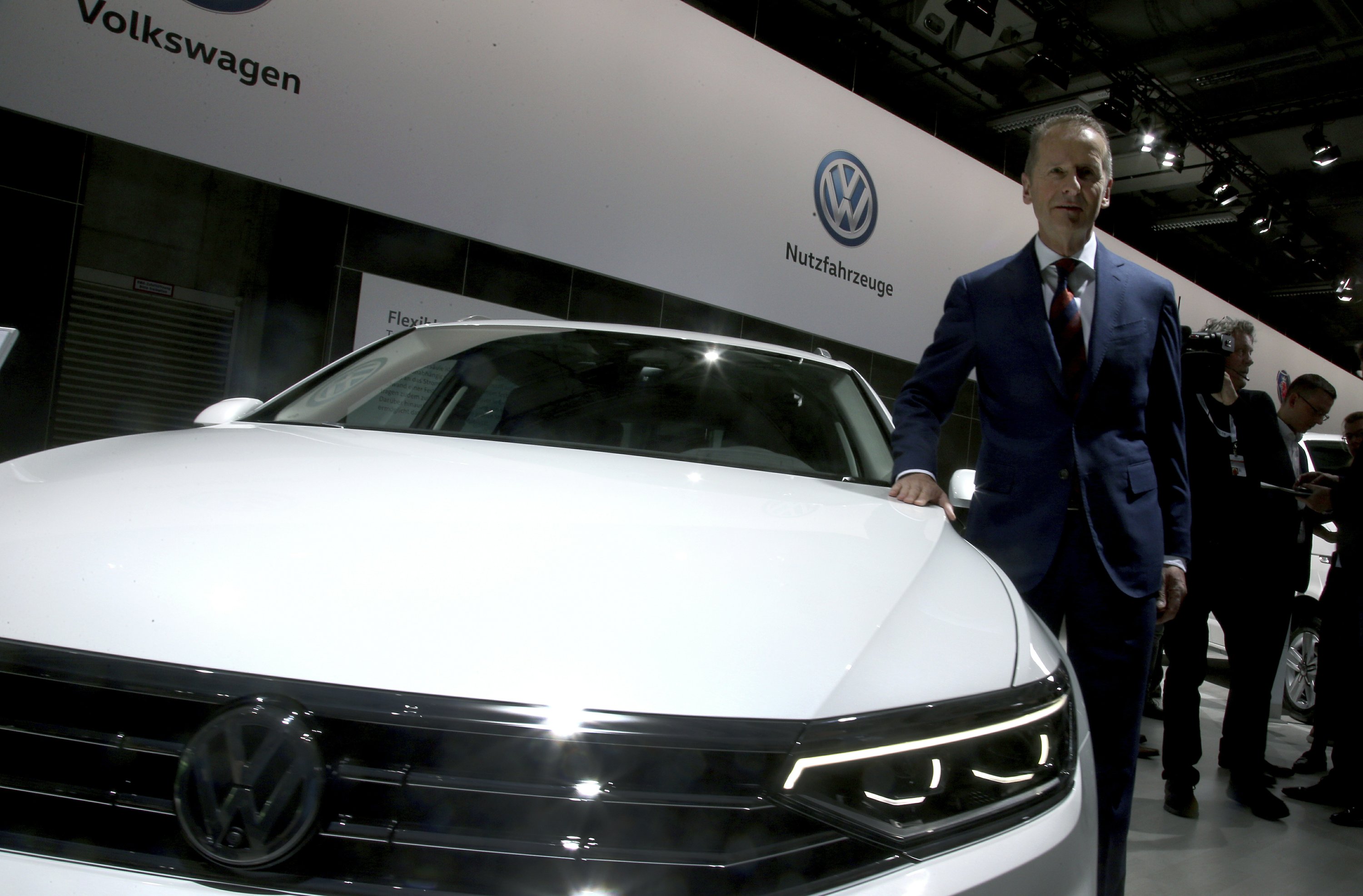 Volkswagen To Invest 1bn Euros In Battery Production Plant Volkswagen To Invest 1bn Euros In
