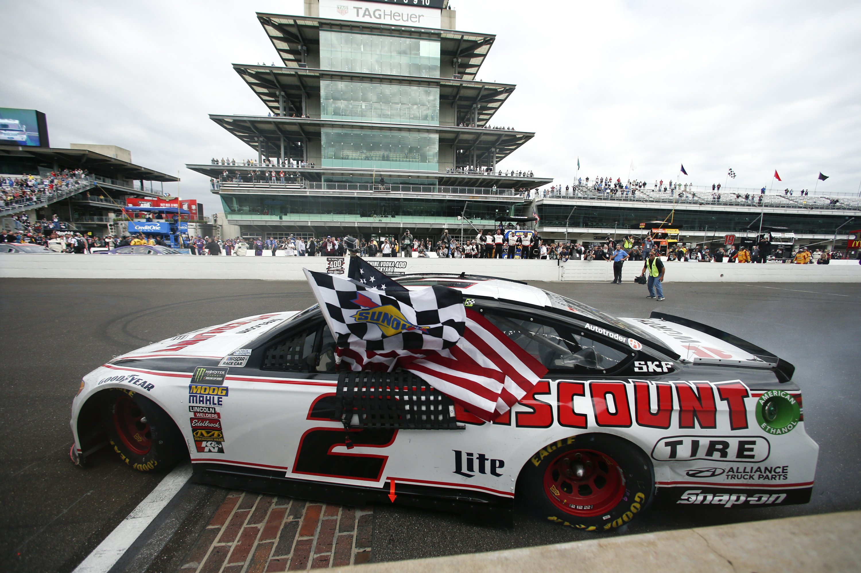 Keselowski Winning Streak Pumps Life Into Nascar Playoffs