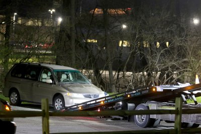 Teen who died in van could not communicate properly with 911  AP News