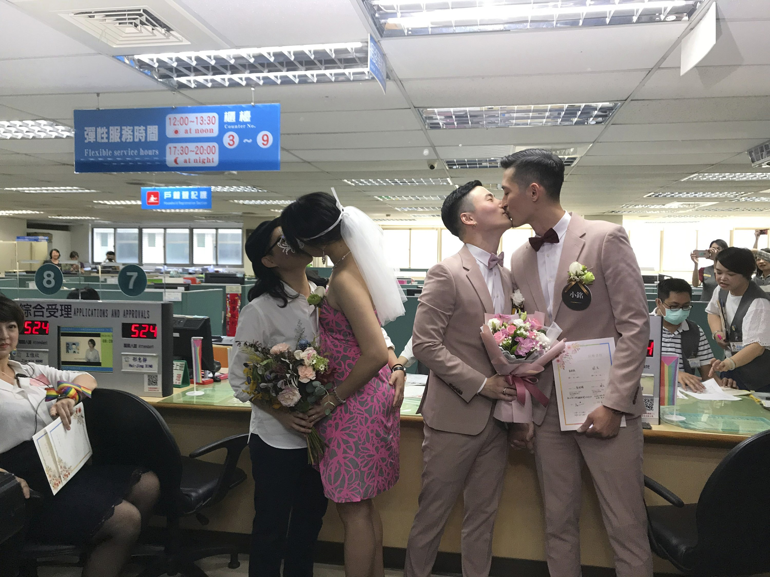 Same Sex Couples Start Registering Marriages In Taiwan Ap News 2377