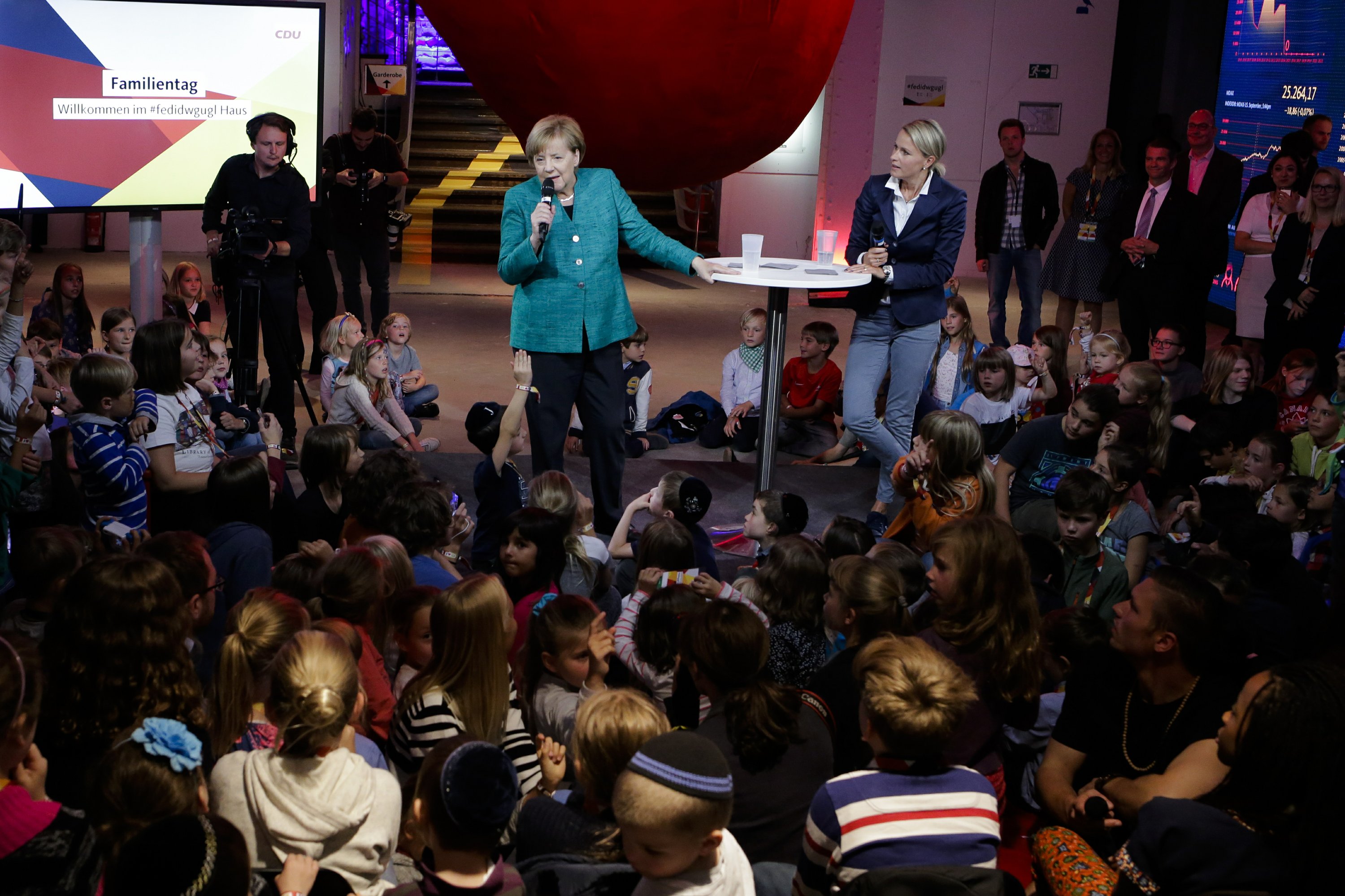 Merkel Answers Questions At Children S Press Conference