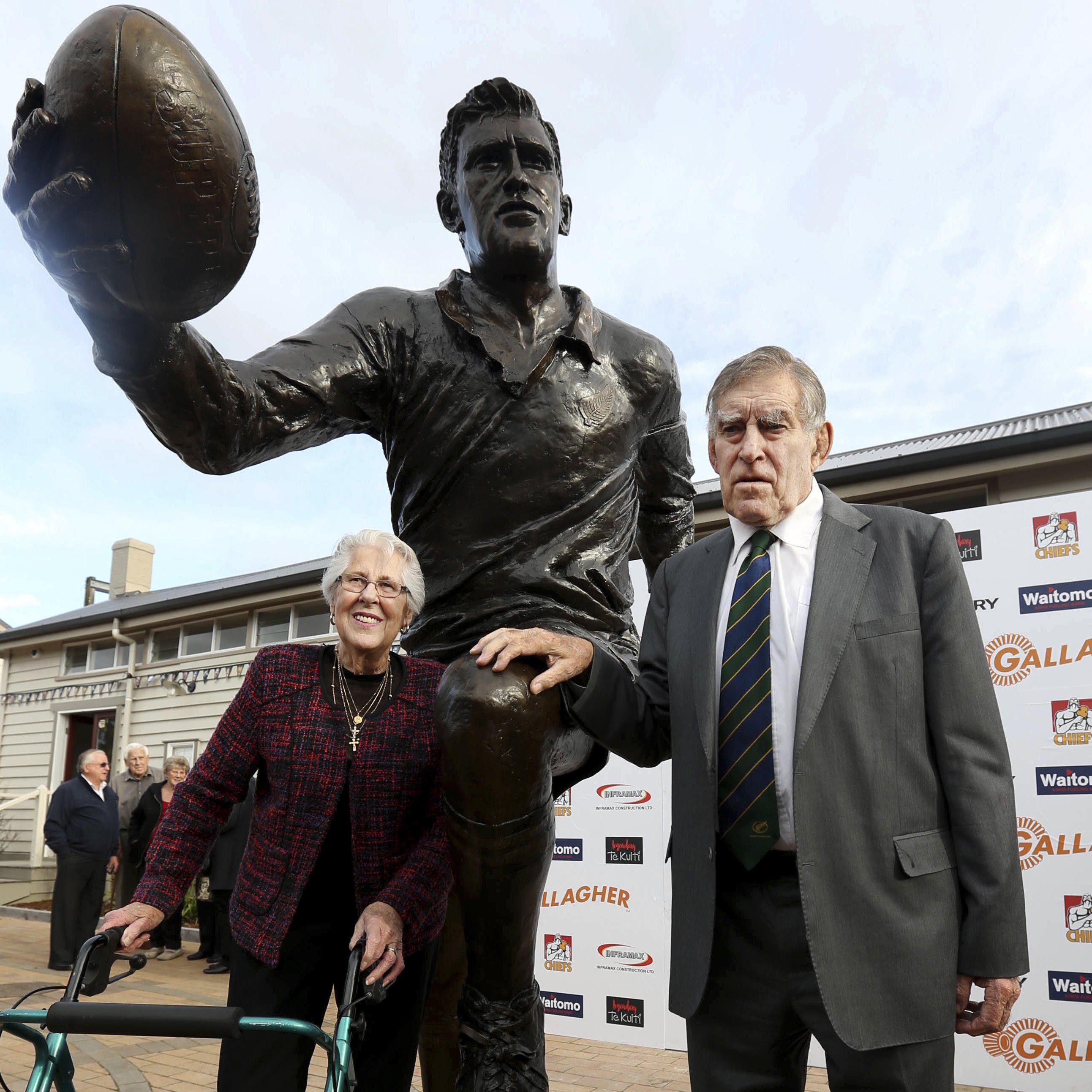 Colin Meads Greatest All Black Of 20th Century Dies At 81