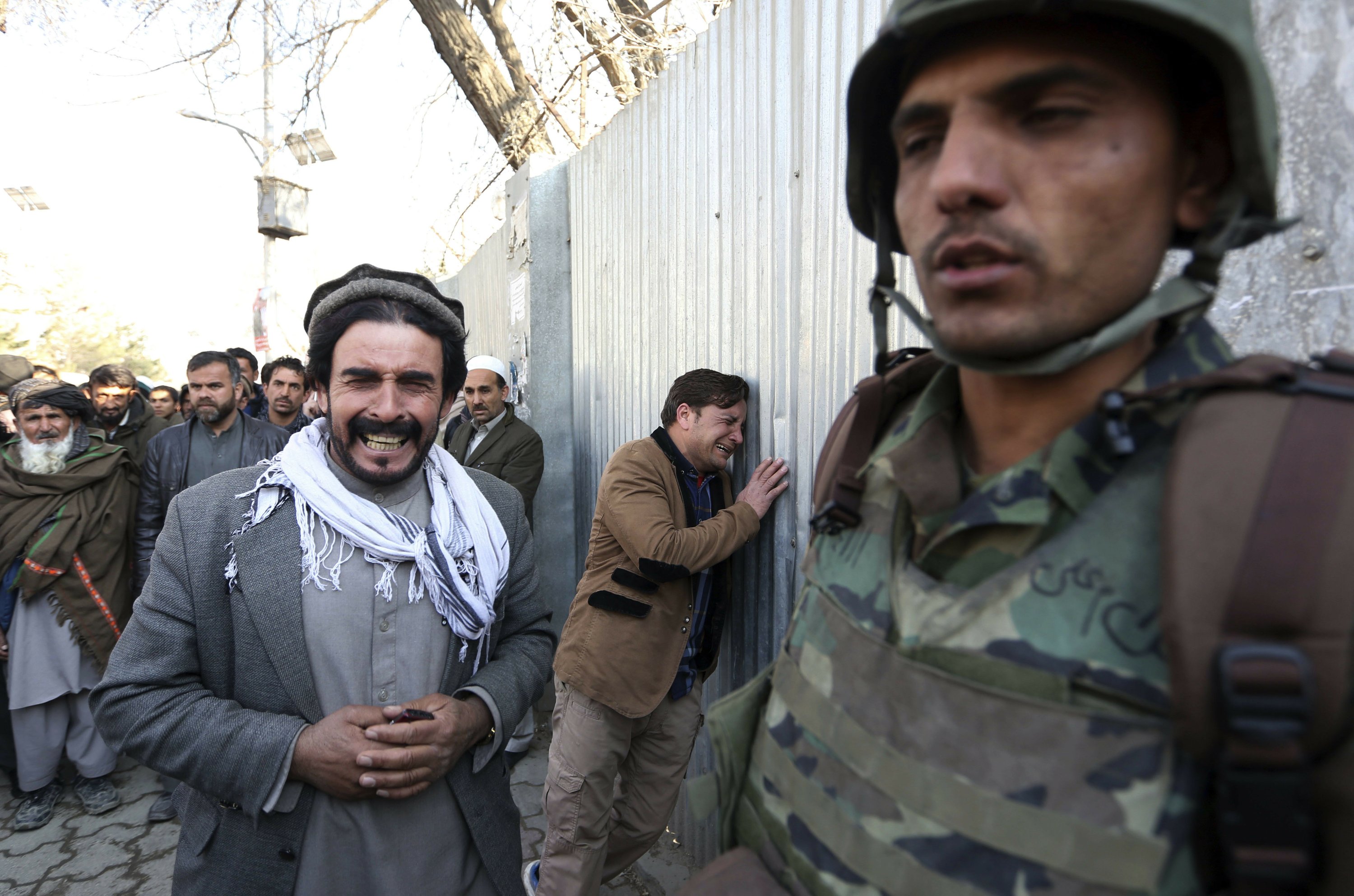 IS gunmen in white lab coats kill 30 in Kabul hospital