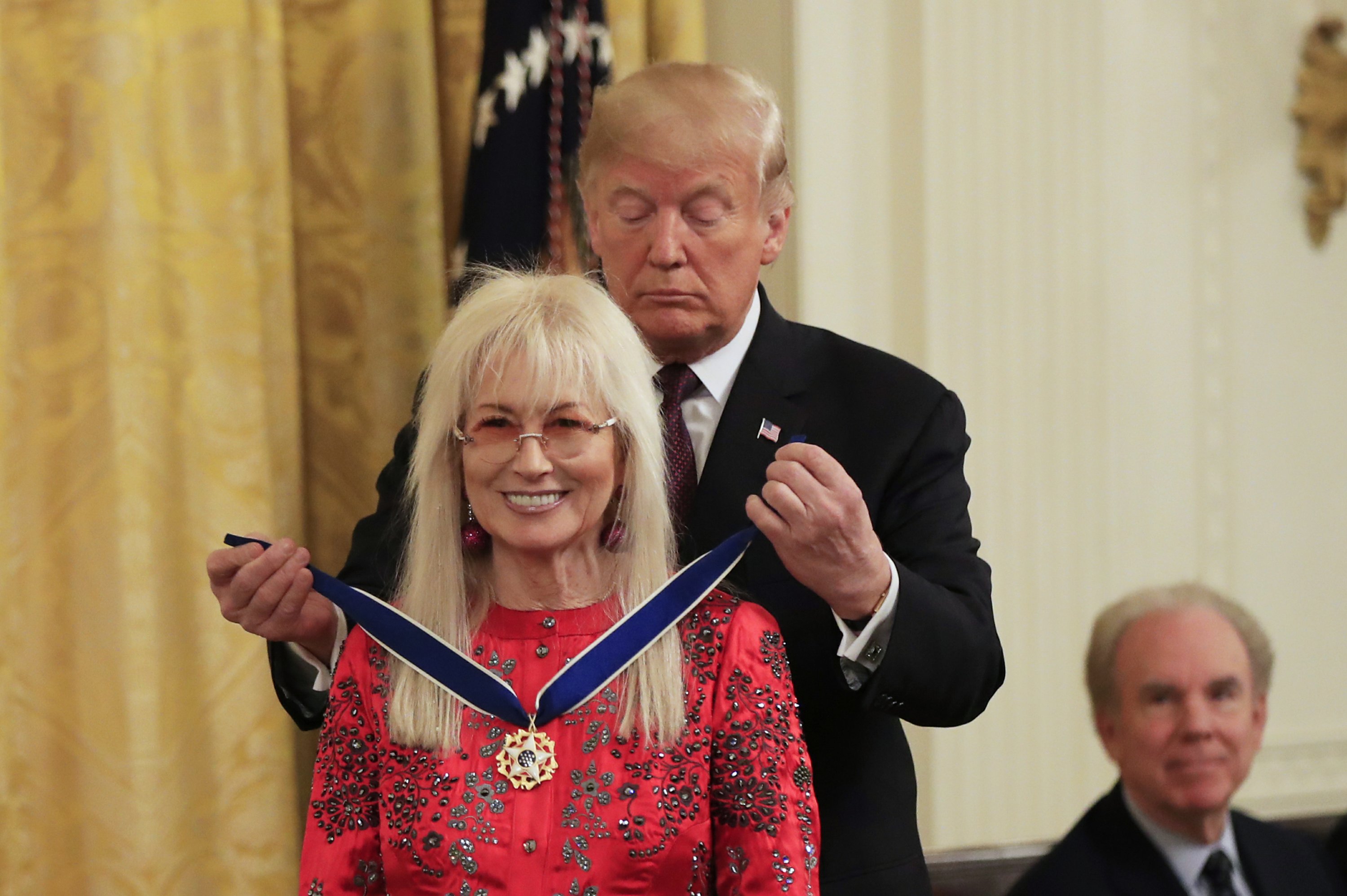 Trump honors GOP donor, 6 others with presidential award