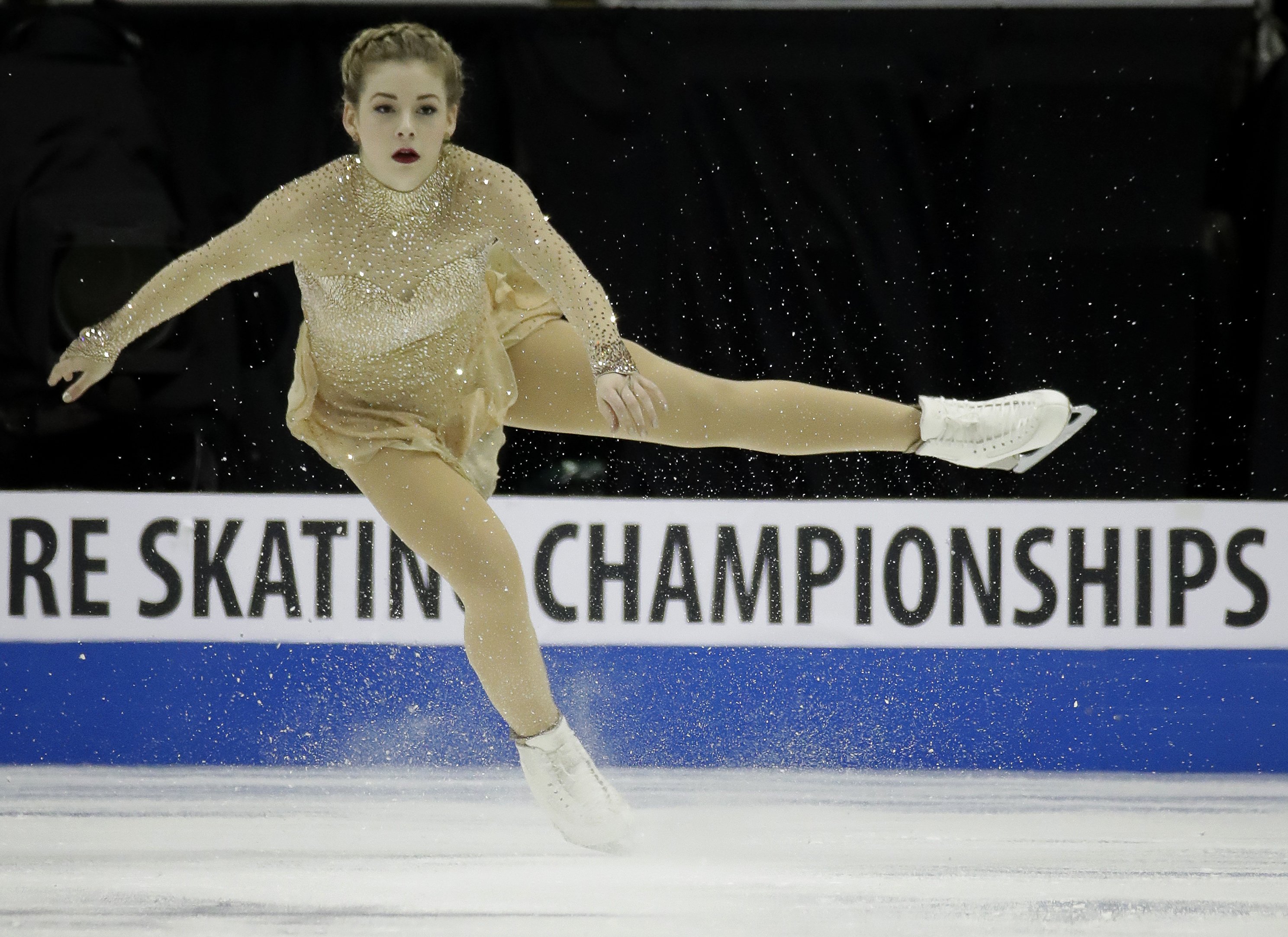 Gracie kiltz. Gracie Gold. Грейси Скейтс. Олег Эпштейн фигурное катание. Косторная и Грейси Голд.