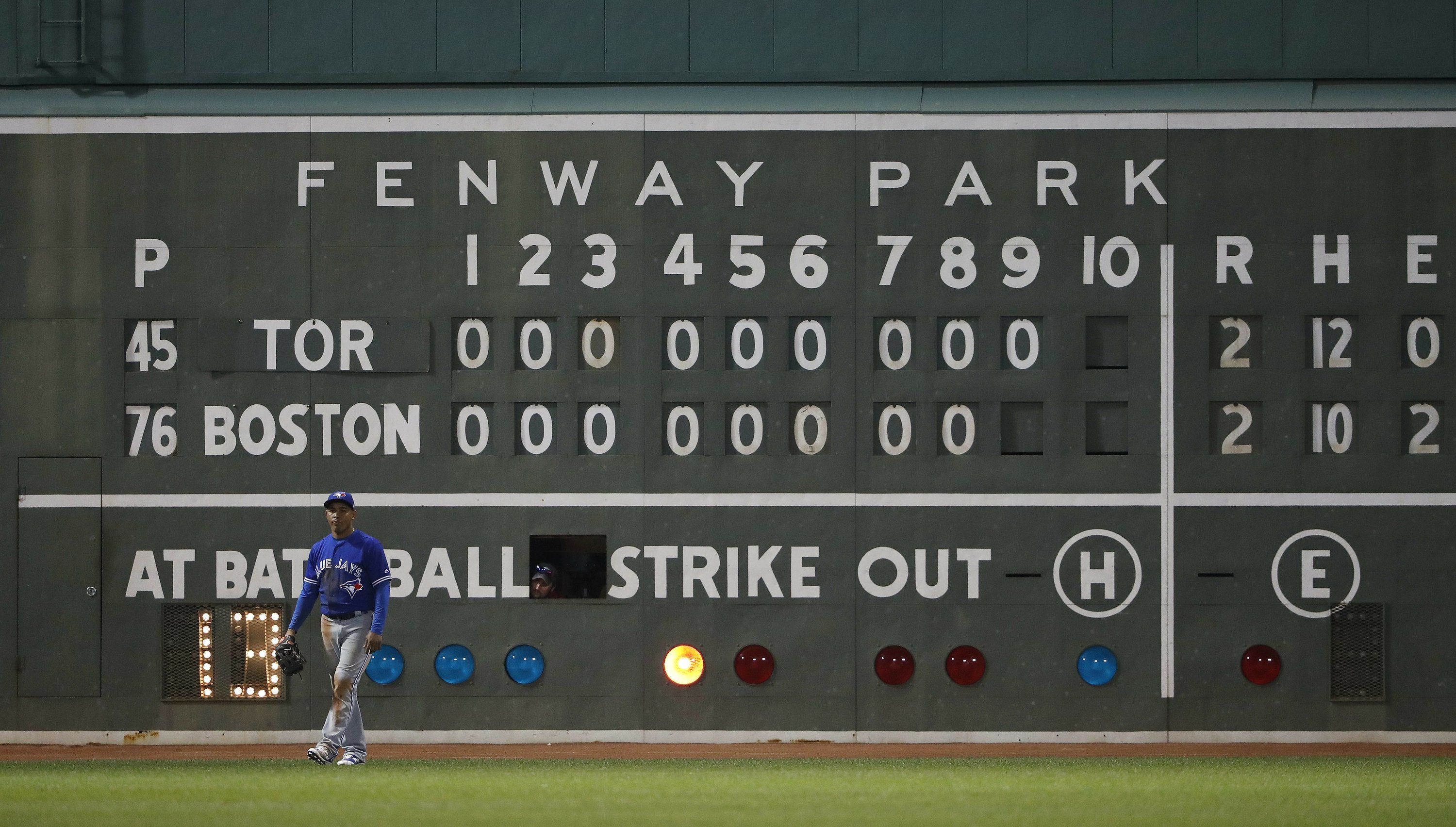 Boston marathon Red Sox beat Blue Jays 32 in 19 innings AP News