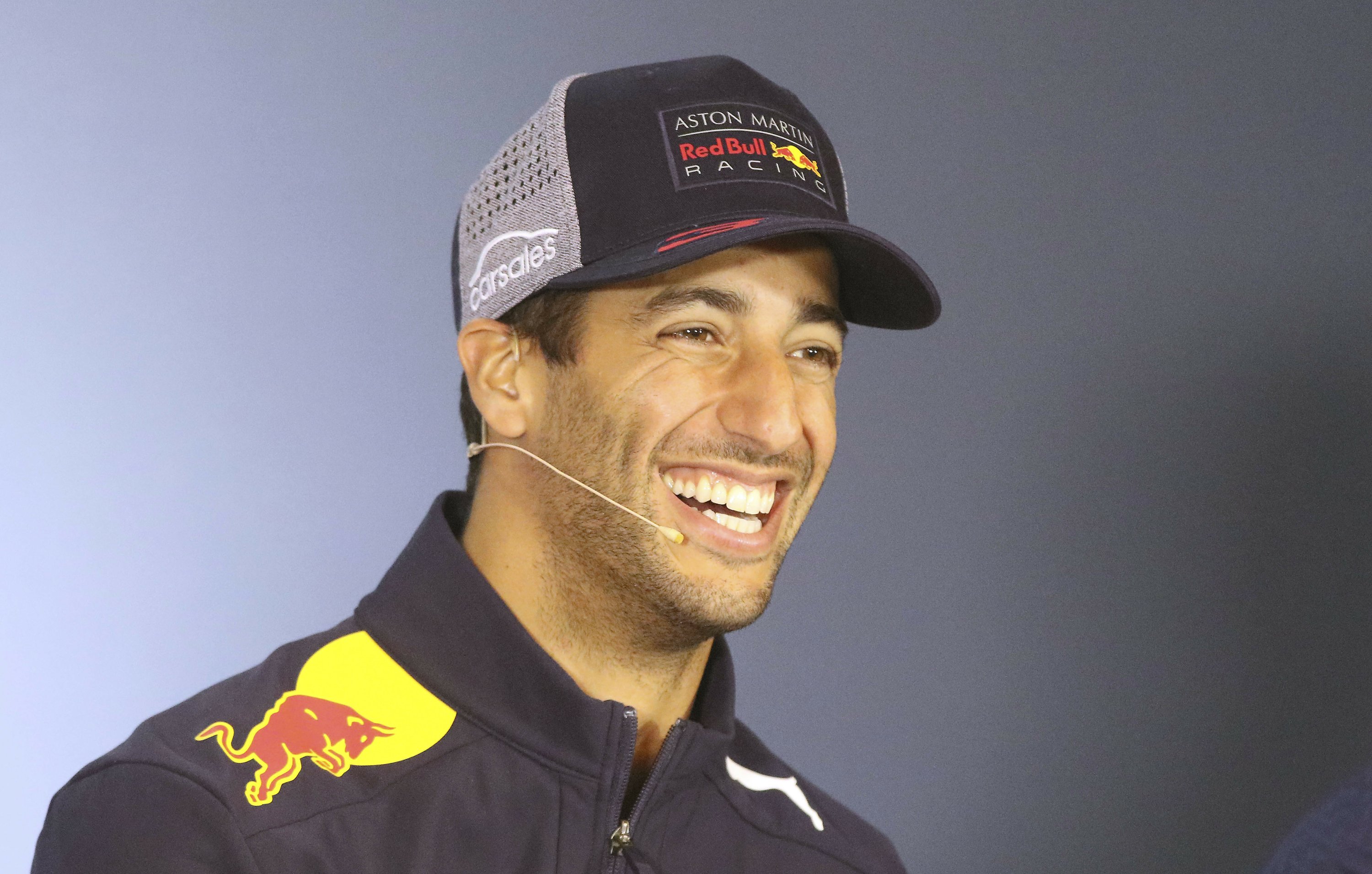 Ricciardo hints at staying with Red Bull after Honda deal | AP News