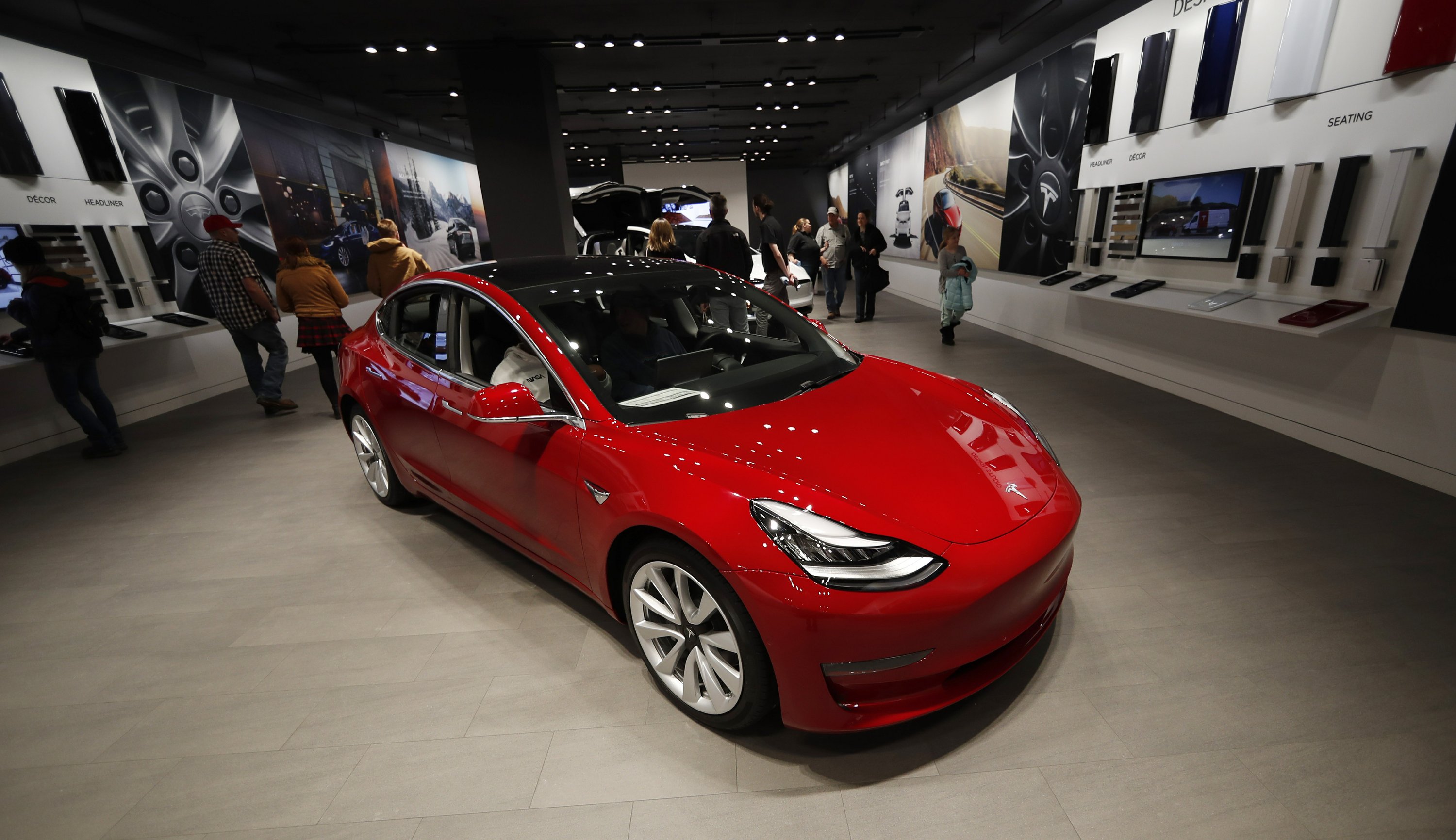 La Tesla Model 3 passe à 35 000 dollars aux USA