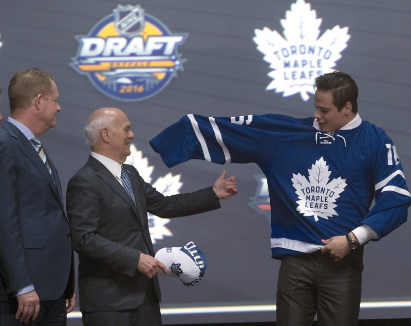 Arizona Born Matthews Goes 1st In Nhl Draft Finns Follow