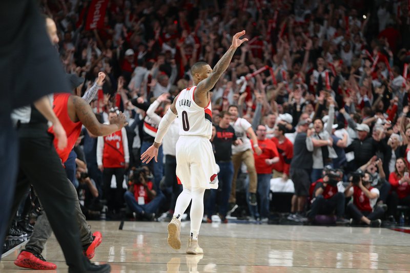 Once again, Lillard Time moves Blazers 
