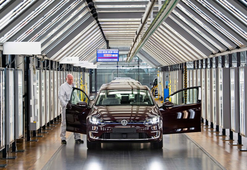 Car In German >> Volkswagen To Devote 3 German Plants To Electric Car Push Car In German >> Volkswagen To Devote 3 German Plants To Electric Car Push