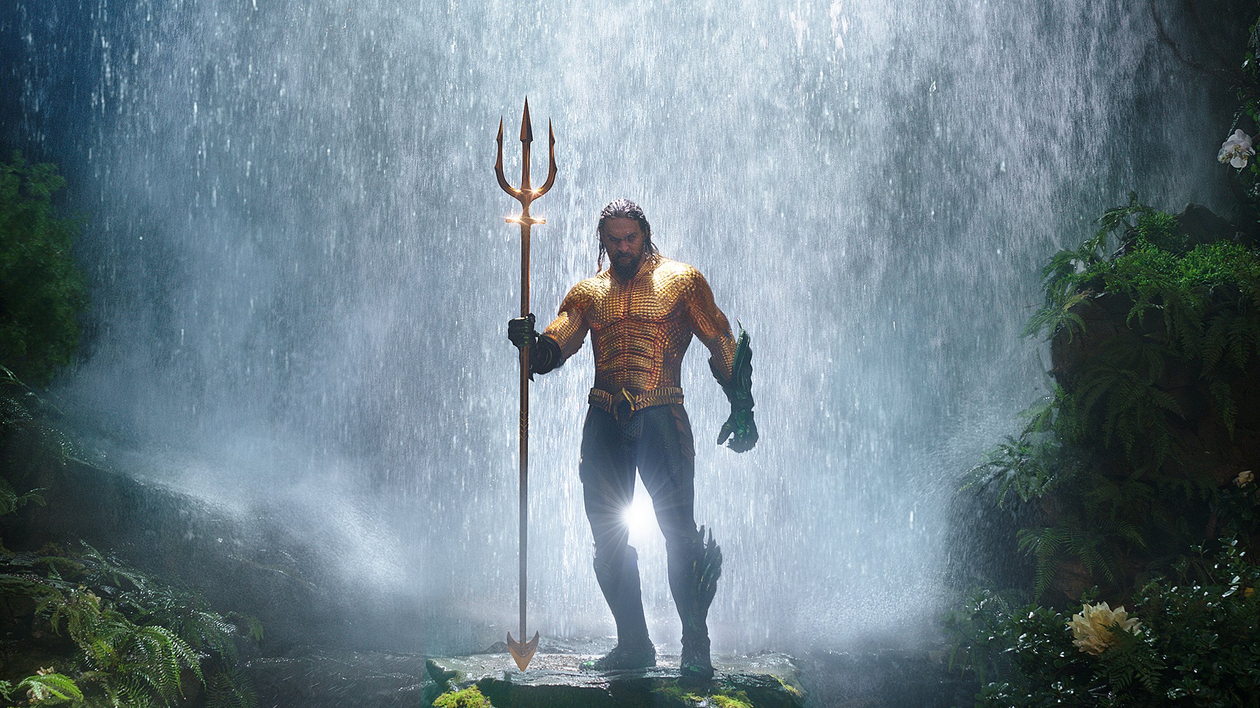 Film Review: Jason Momoa swims but 'Aquaman' sinks