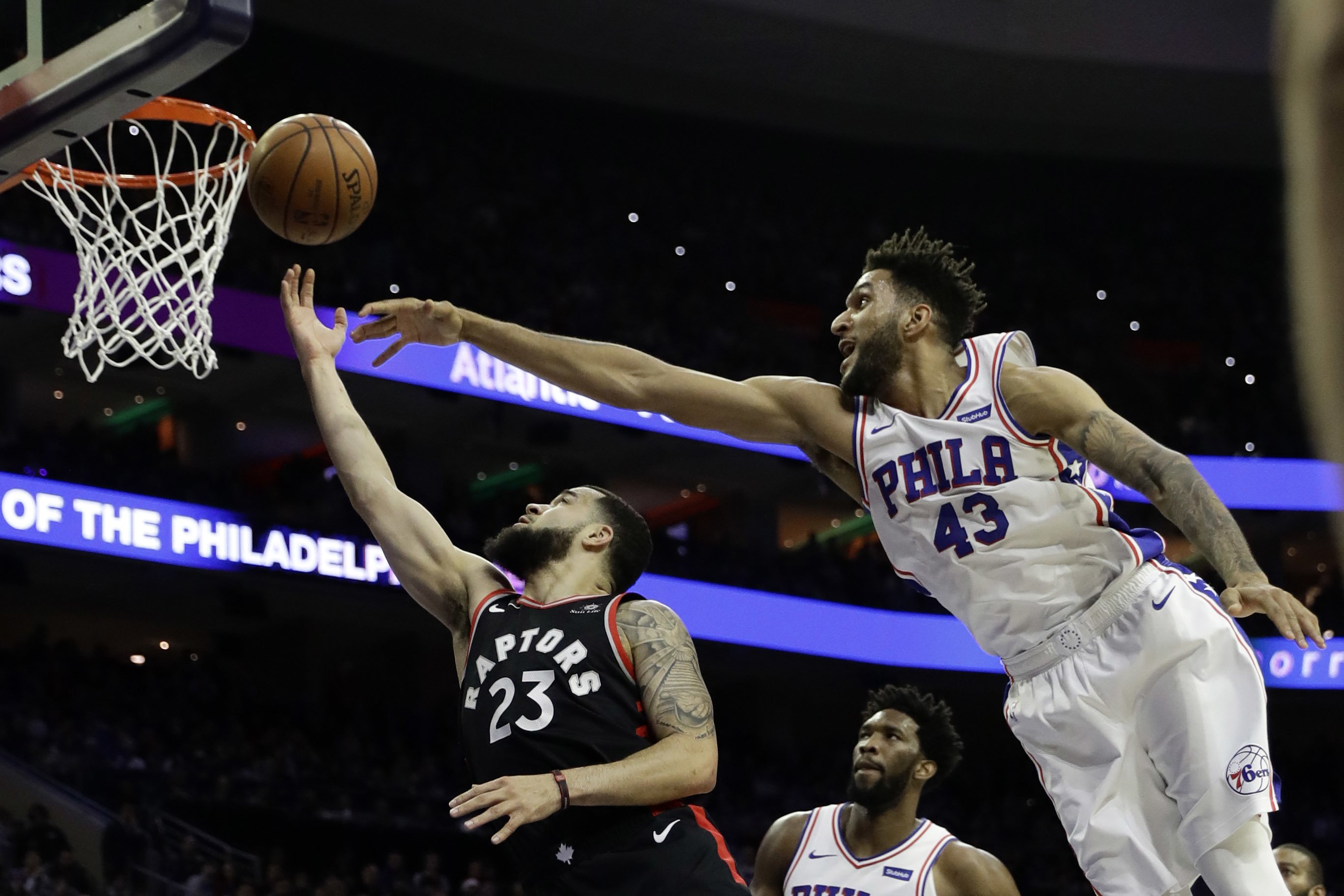 Embiid, Simmons lead 76ers over short-handed Raptors2733 x 1822