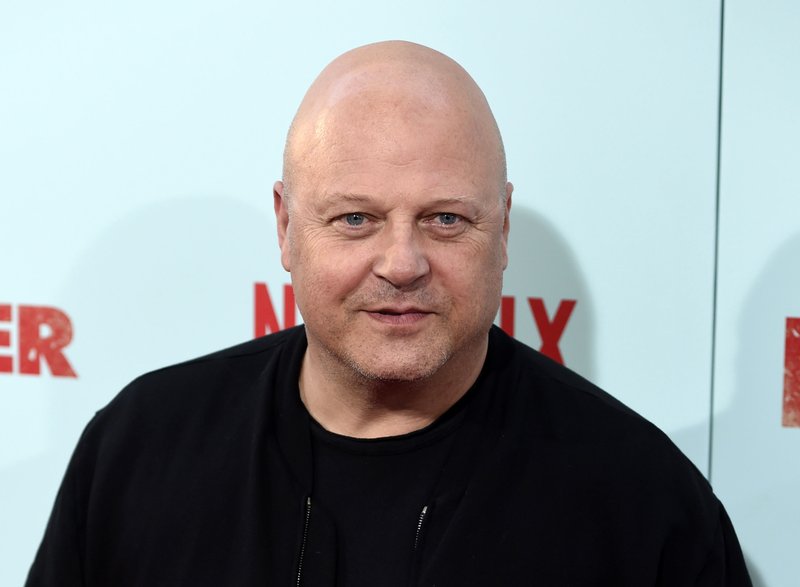 Michael Chiklis glasses