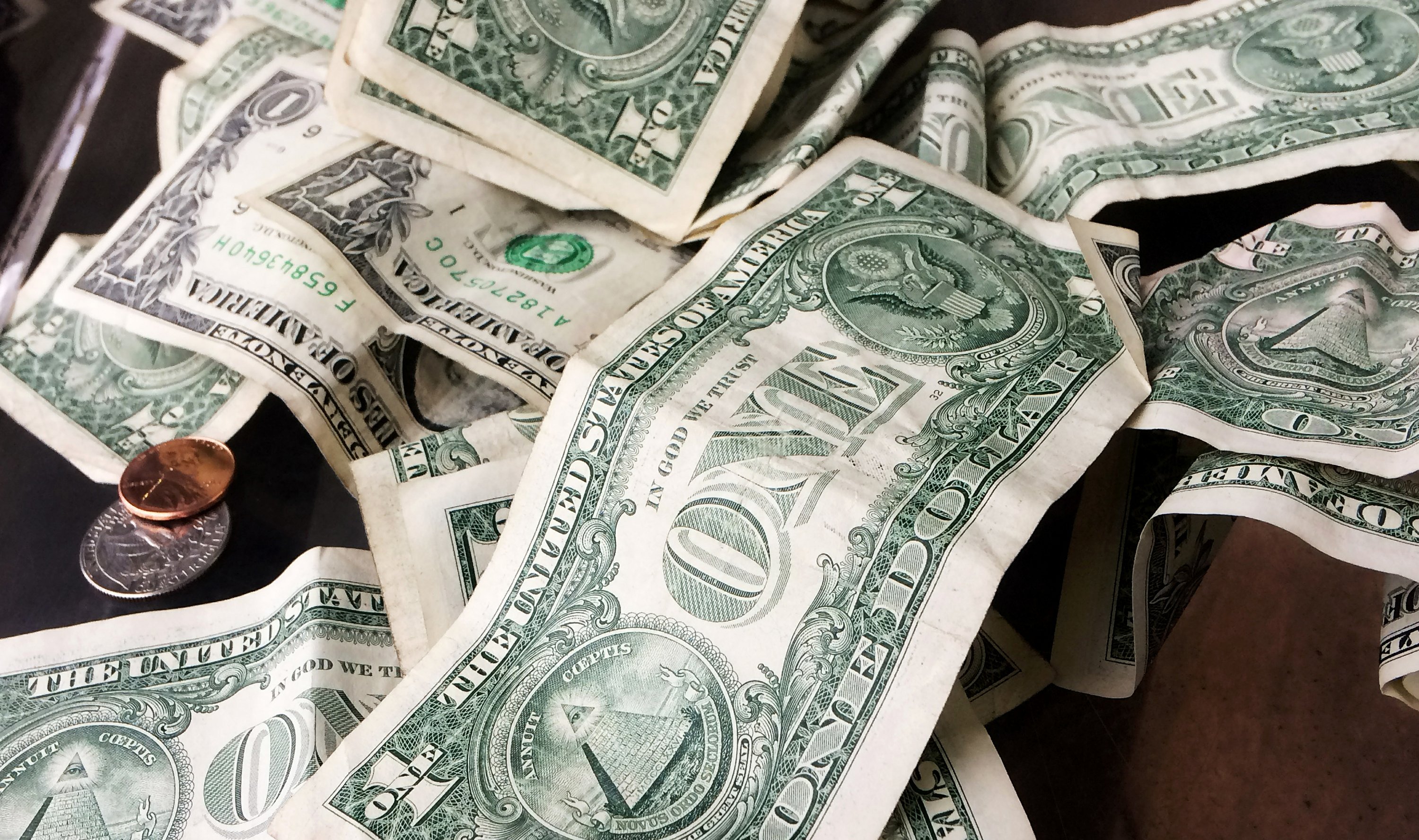 Сатана с деньгами. Денежный бог. God of money. God of money. Деньги или бог картинка ютуб.