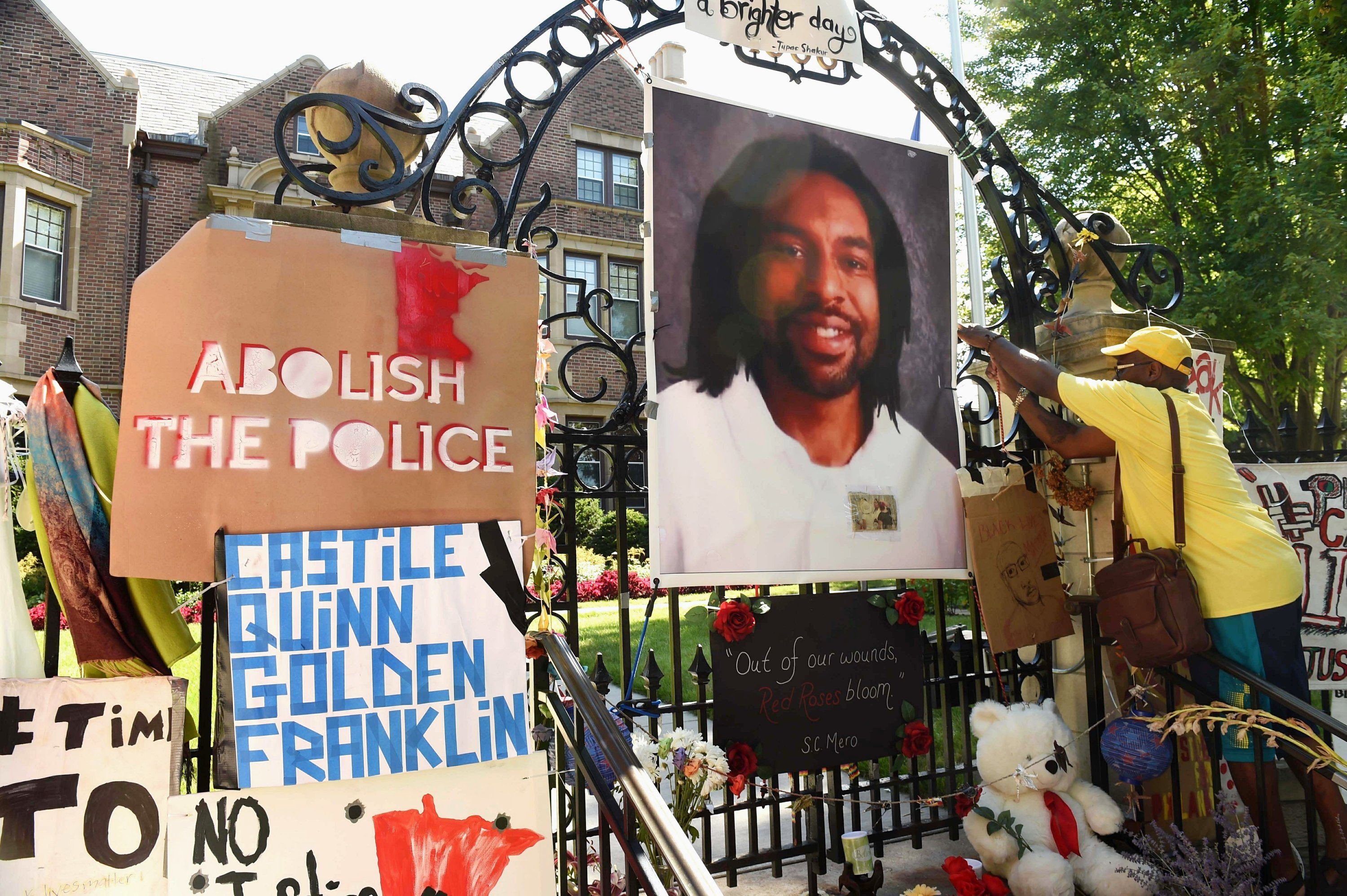 Police unveil new plan after Philando Castile shooting | AP News