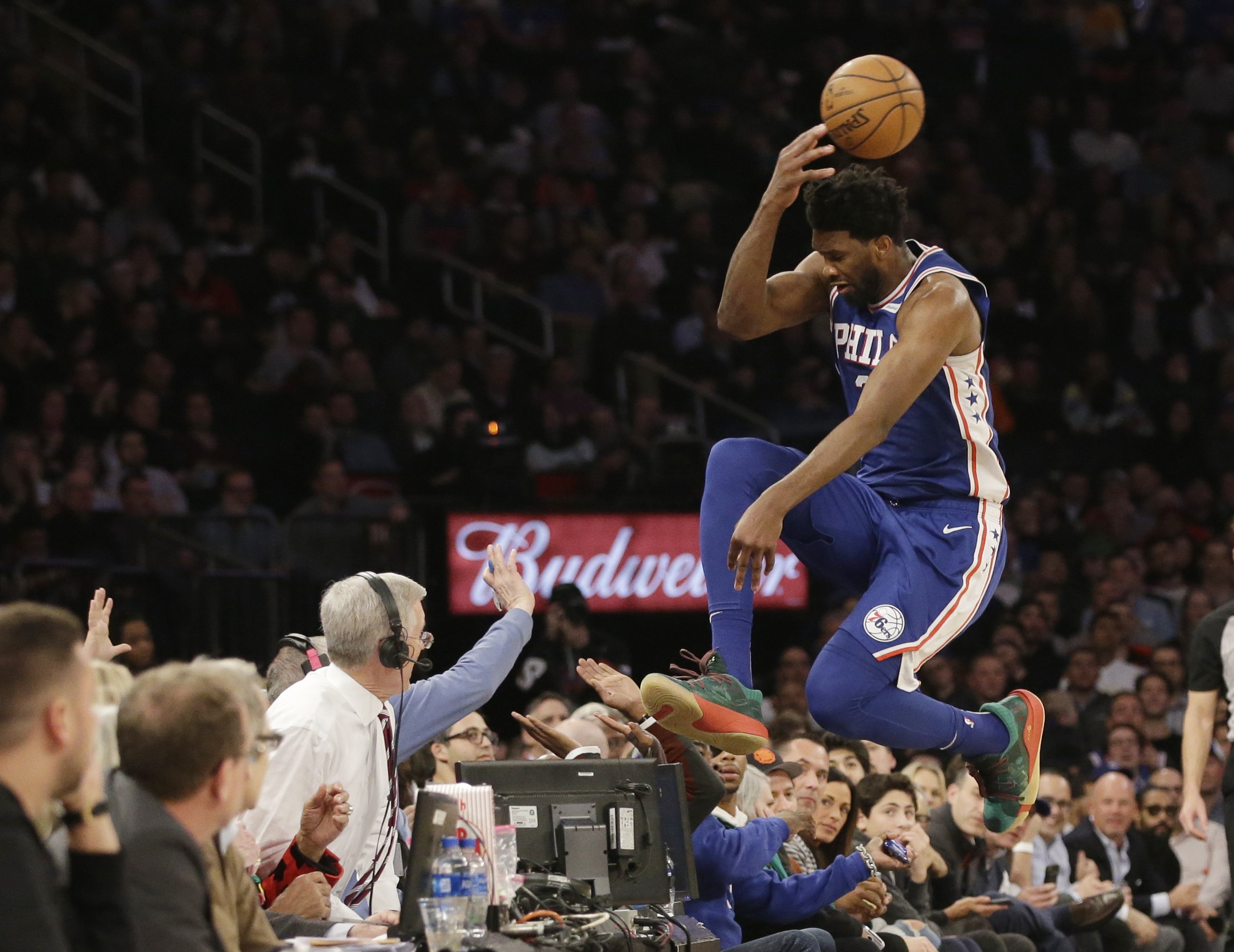 Embiid 76ers Win 126 111 Hand Knicks 18th Straight Loss Ap News