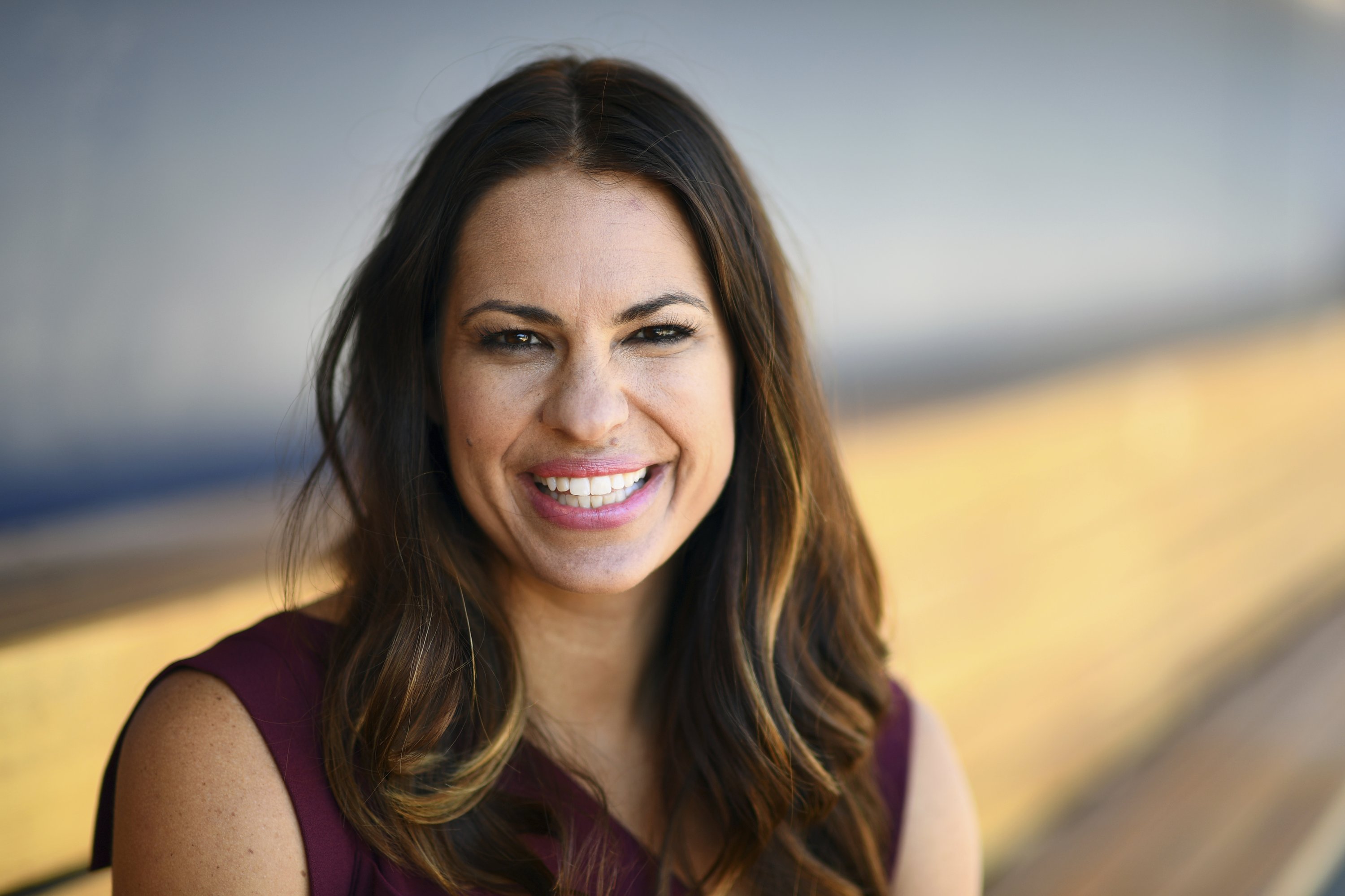 2. How to Achieve Jessica Mendoza's Signature Blonde Hair - wide 5